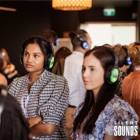  Cho thuê tai nghe Phiên Dịch 