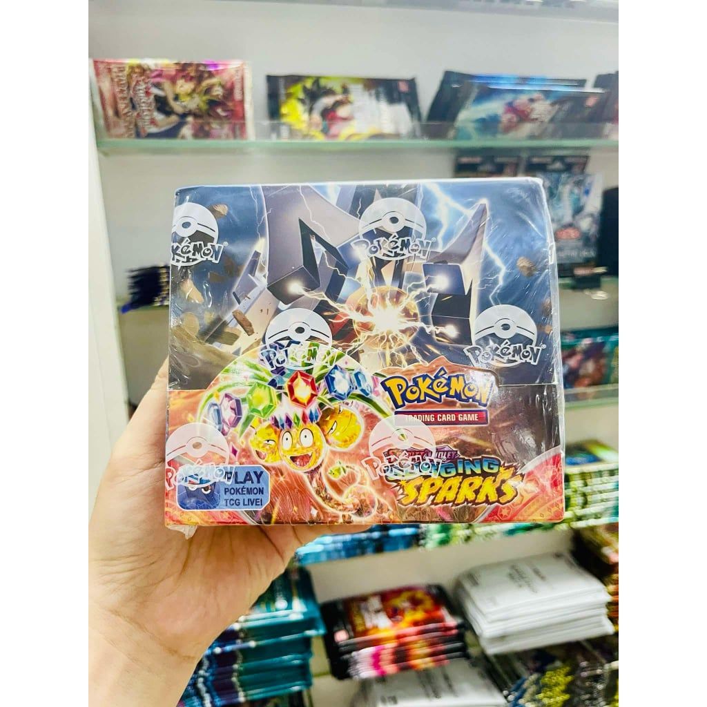 Tặng 10 THẺ NĂNG LƯỢNG [ hỏa tốc HCM ] Vũ Trí Ba Hộp 360 thẻ Pokemon Surging Sparks Cao Cấp Siêu Đẹp
