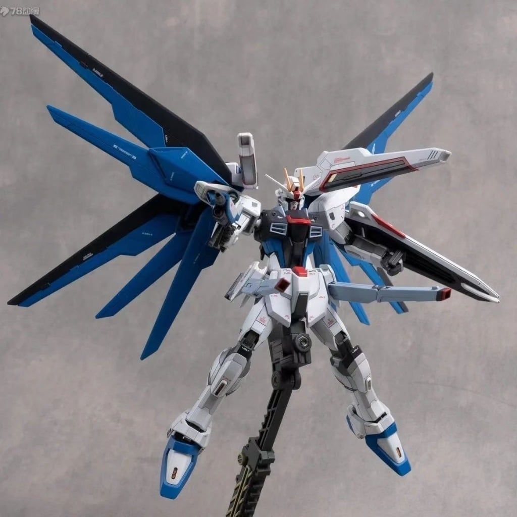[ hỏa tốc hcm ][ Vũ Trí Ba ] Mô hình lắp ráp 1/144 HG FREEDOM ZGMF-X10A SEED DESTINY
