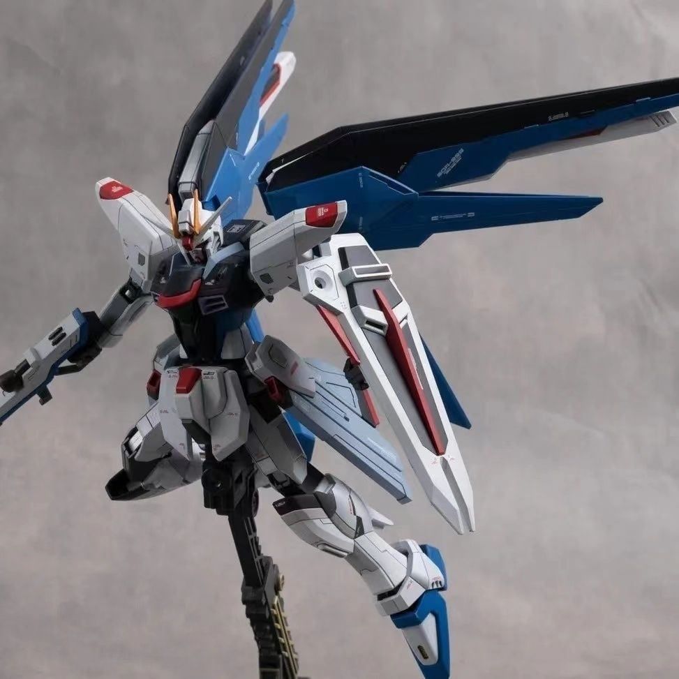 [ hỏa tốc hcm ][ Vũ Trí Ba ] Mô hình lắp ráp 1/144 HG FREEDOM ZGMF-X10A SEED DESTINY