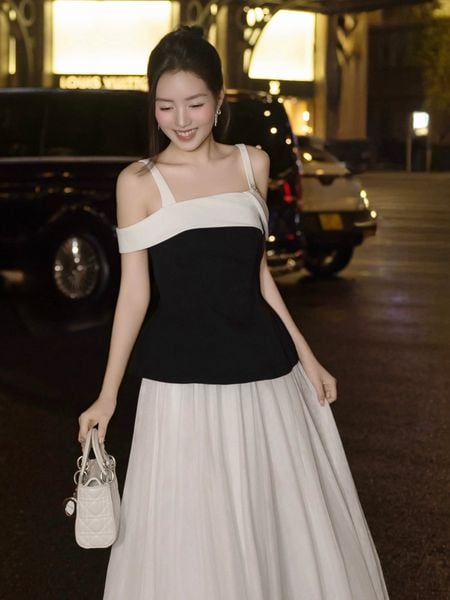 Trực diện Áo kiểu tiệc 2 dây trễ vai tag đá A4572A