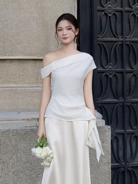 Trực diện Áo kiểu dạo phố linen xếp tà xéo AAA44T