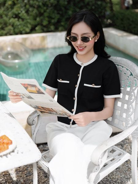 Dáng ngồi mẫu 2 Áo dạo phố dệt kim cổ phối viền A4522V