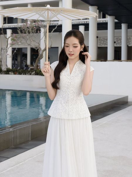  Áo kiểu tiệc ren cổ V cao AAE08A 