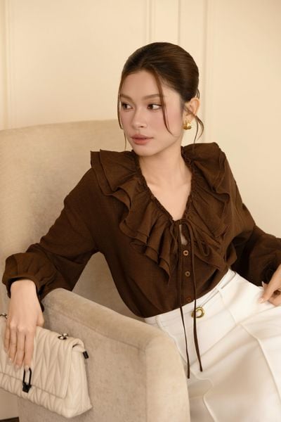 Áo kiểu công sở Linen cổ V phối bèo, tay dài AAF24T