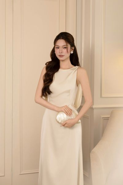 Đầm tiệc lụa dài cổ thuyền xoắn vai - DAF01B