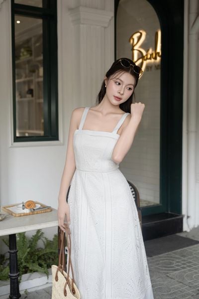 Đầm 2 dây dạo phố ren cotton xòe, cổ vuông DAF42T