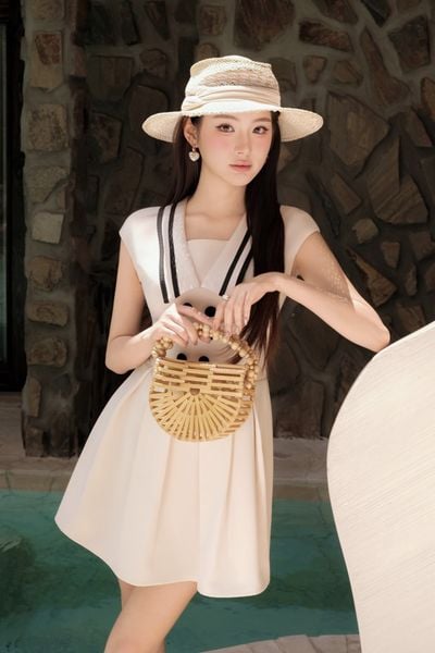 Đầm xòe dạo phố cotton ngắn cổ v DAE76B