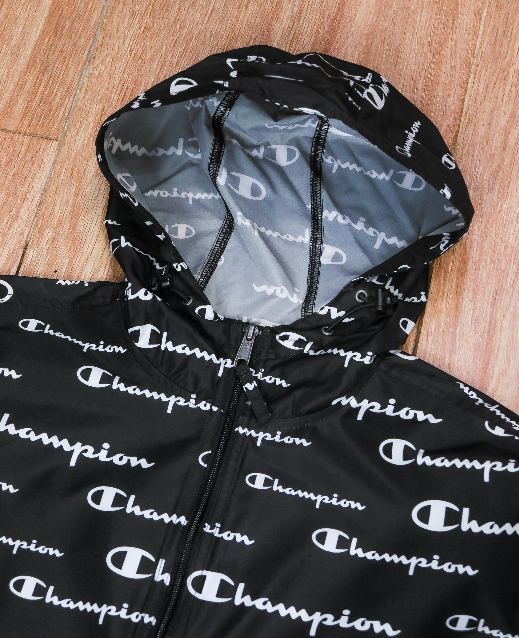  [PASS ĐỒ] - QUARTER ZIP WINDBREAKER JACKET - CHAMPION 