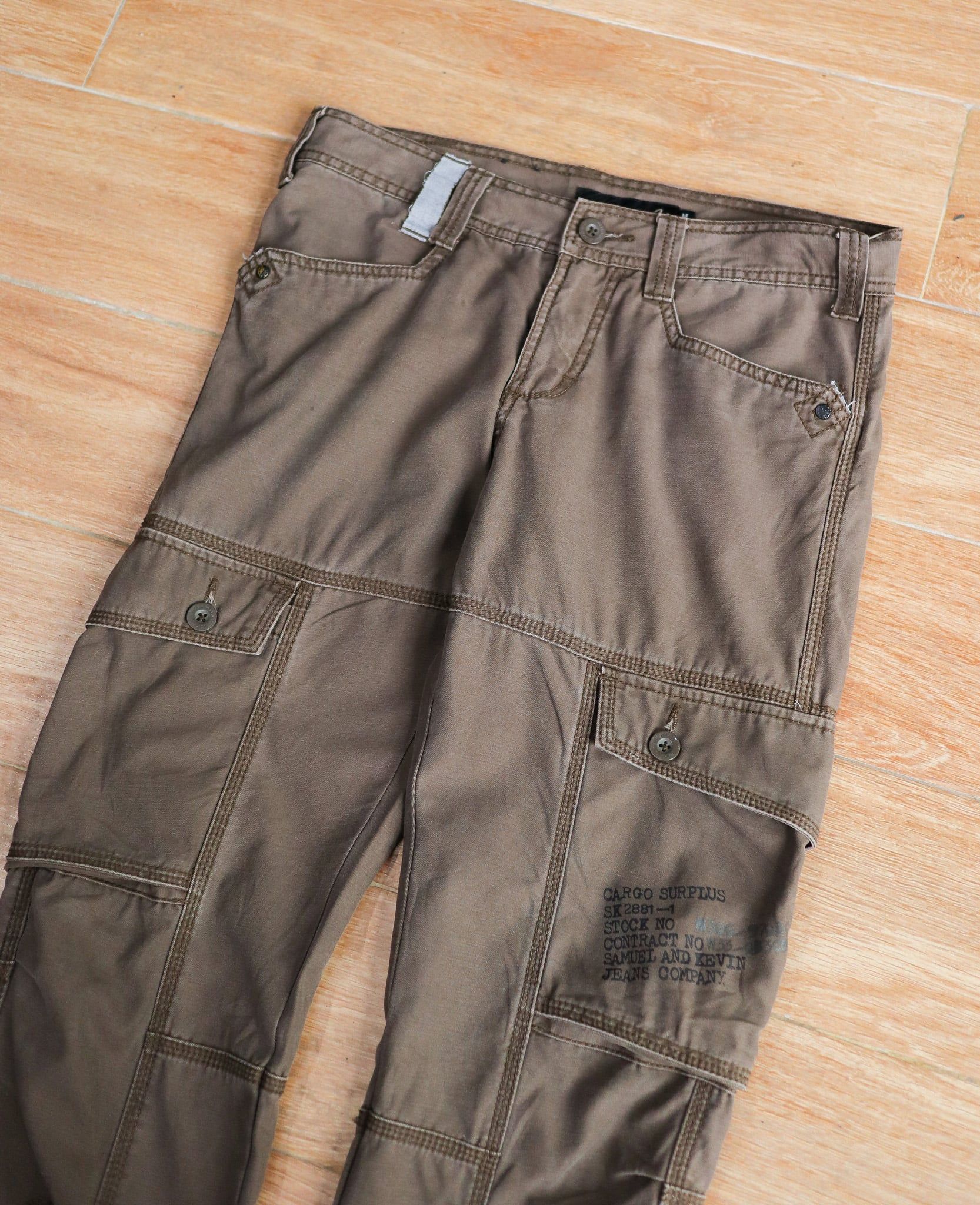  12.04.24 - VTG CARGO PANTS - SAMUEL & KEVIN 