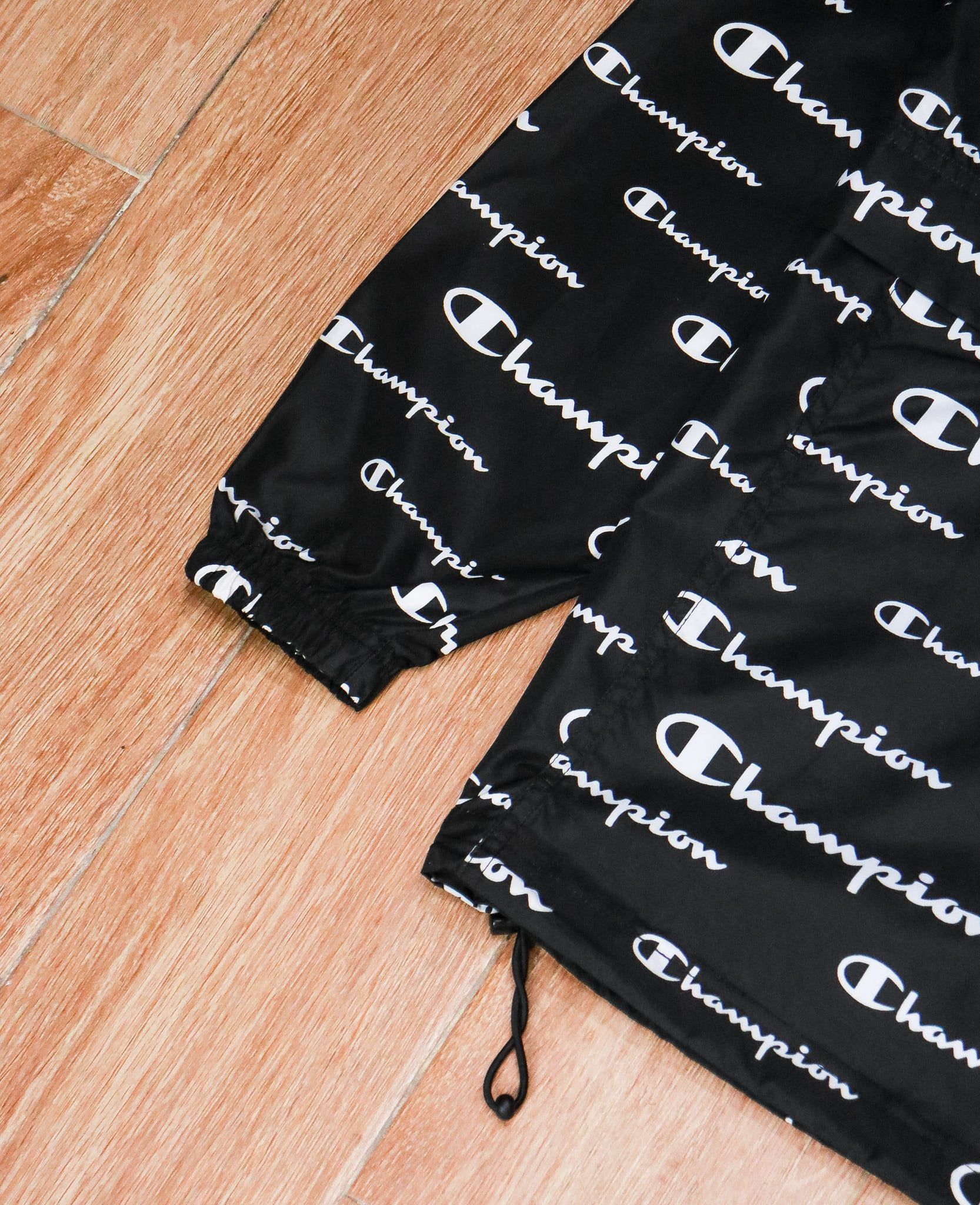  [PASS ĐỒ] - QUARTER ZIP WINDBREAKER JACKET - CHAMPION 