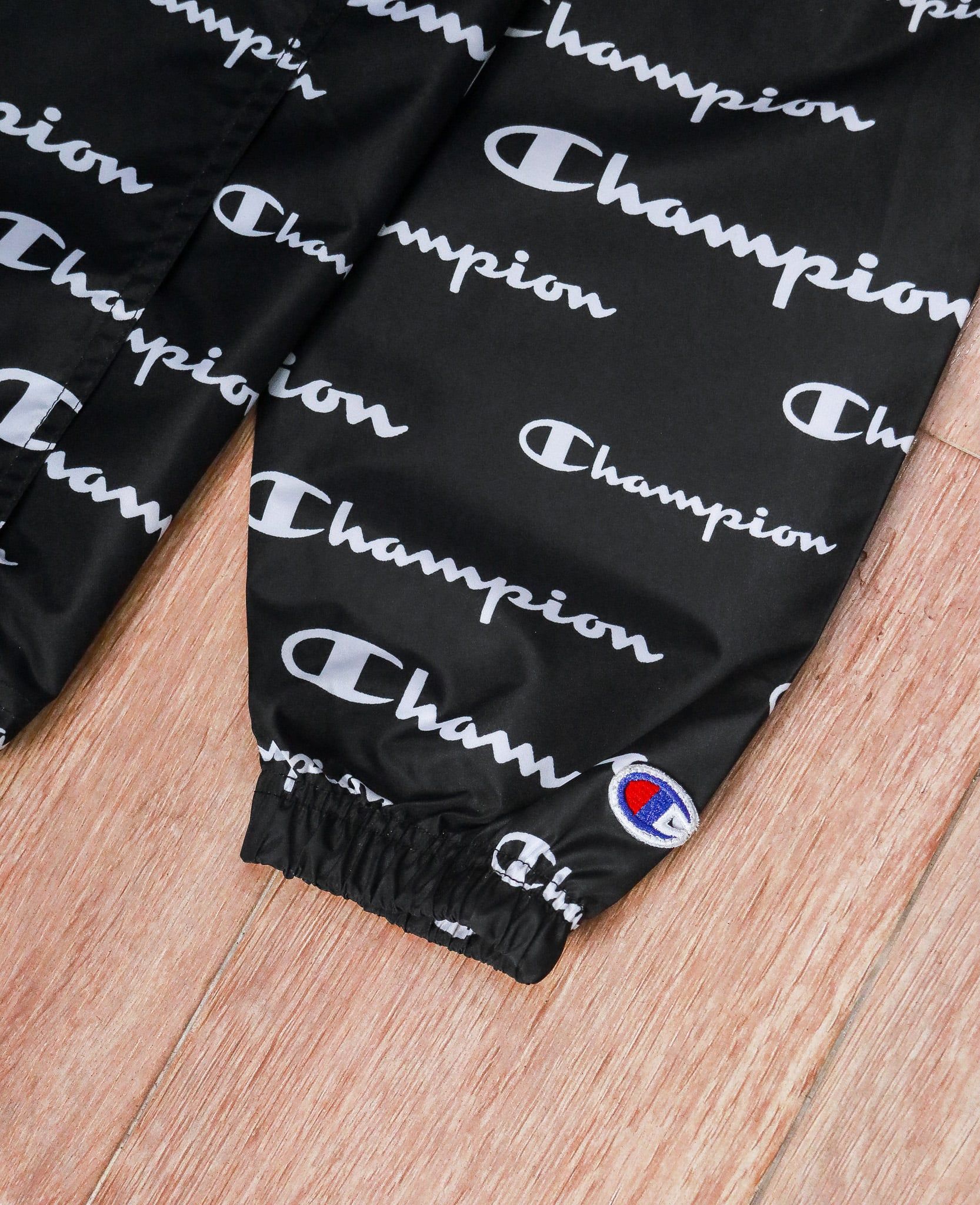  [PASS ĐỒ] - QUARTER ZIP WINDBREAKER JACKET - CHAMPION 