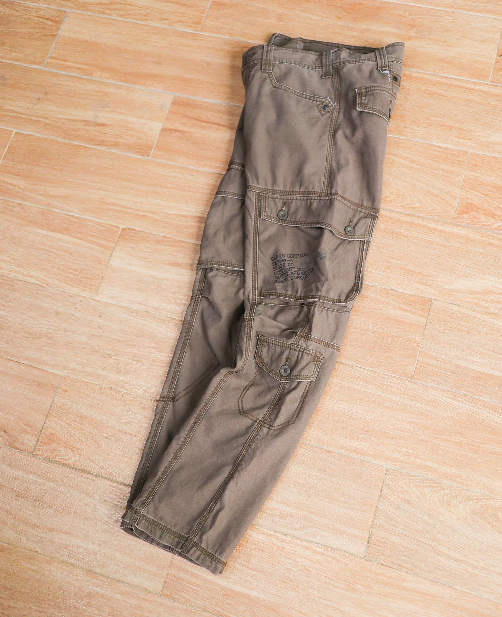  12.04.24 - VTG CARGO PANTS - SAMUEL & KEVIN 