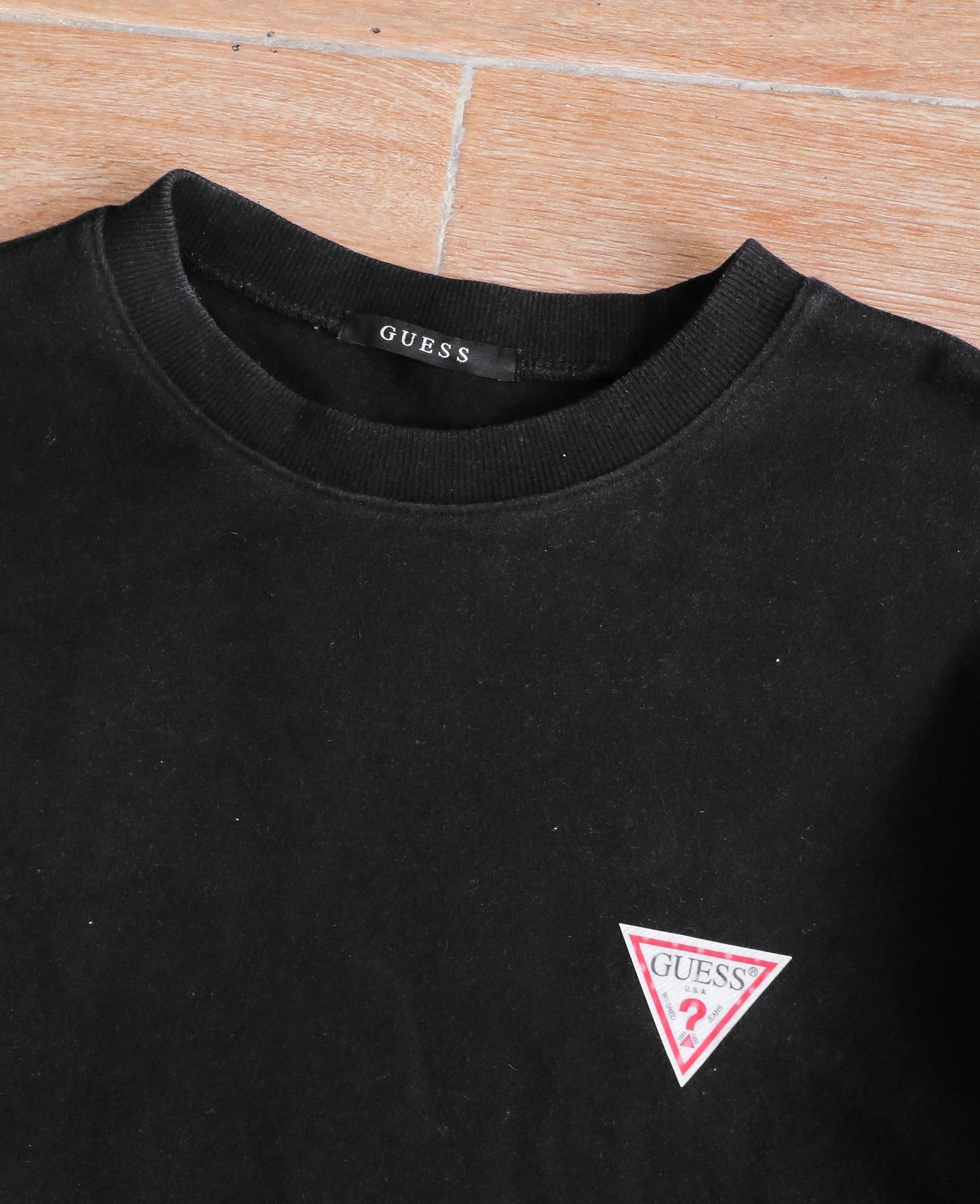  11.19.24 - VTG SWEATSHIRT - GUESS 