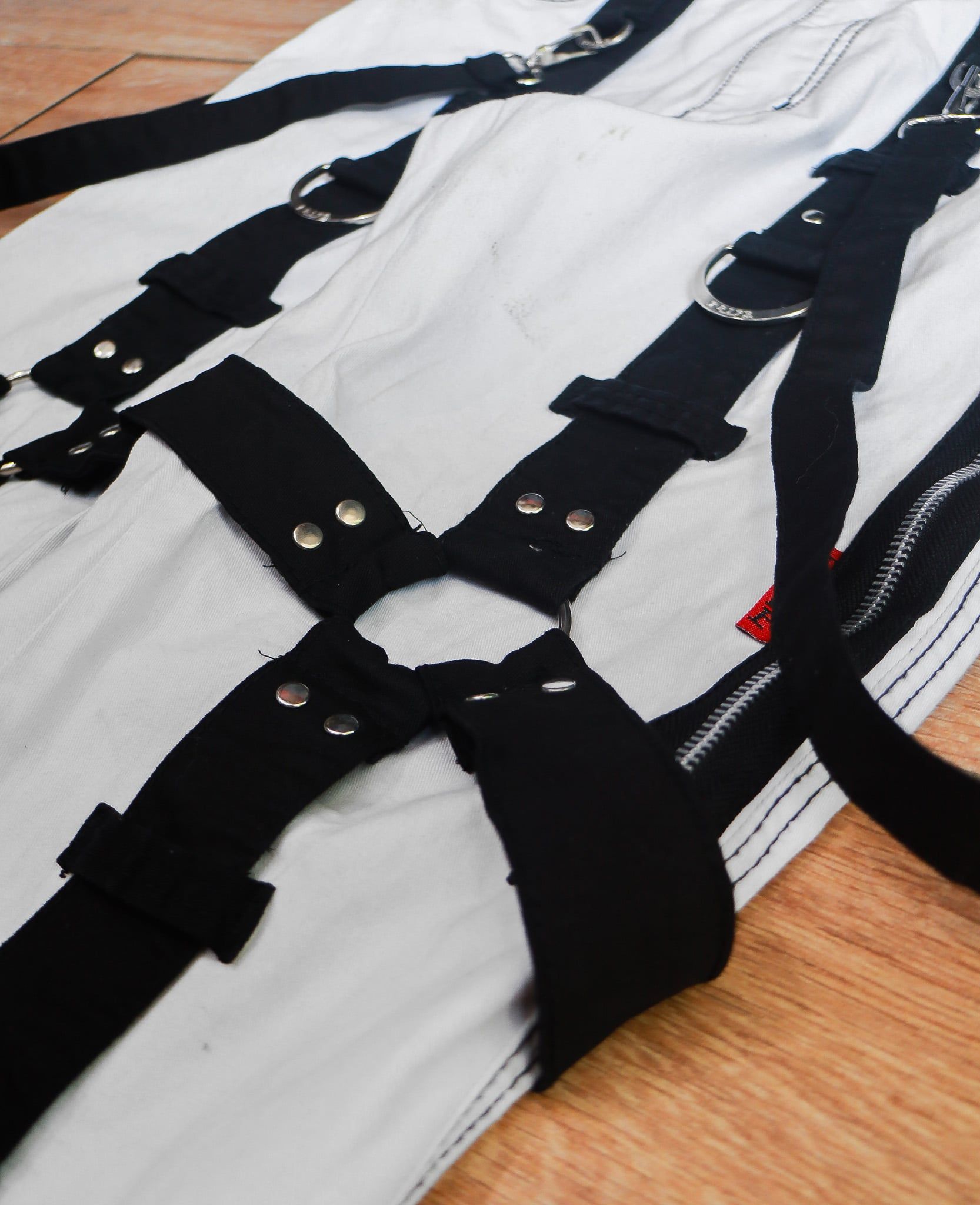  [PASS ĐỒ] - BONDAGE PUNK PANTS - TRIP NYC 