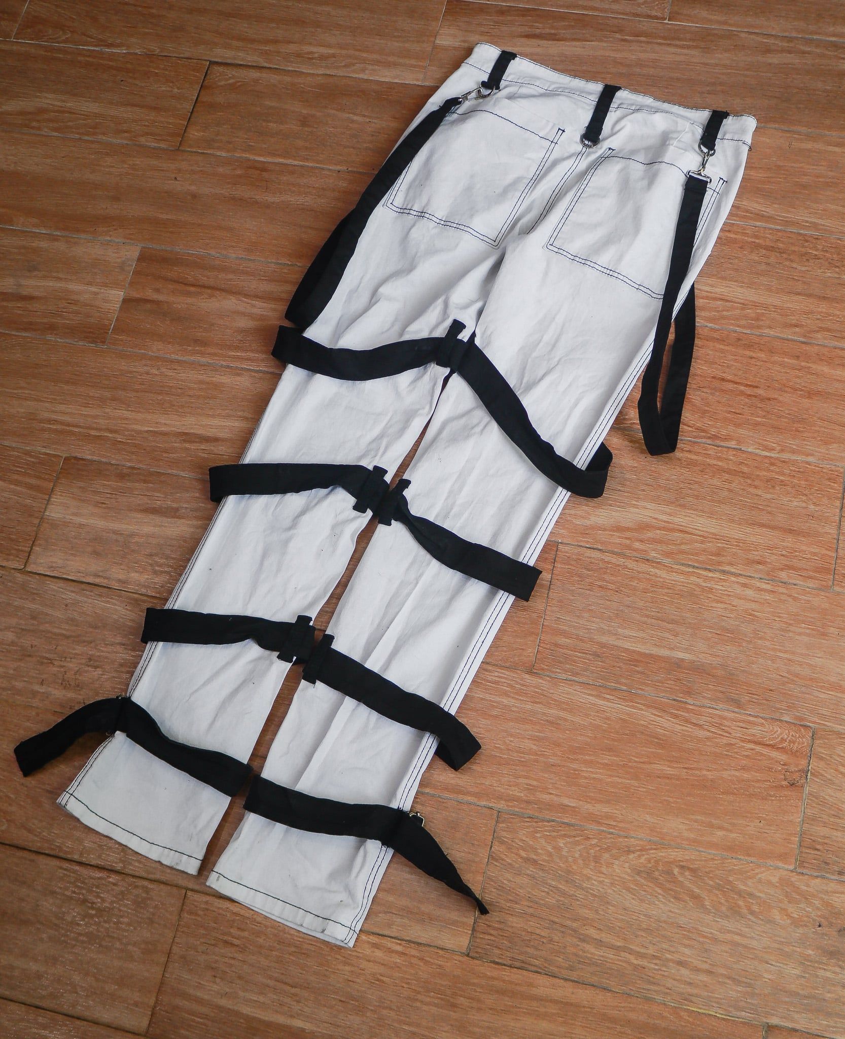  [PASS ĐỒ] - BONDAGE PUNK PANTS - TRIP NYC 