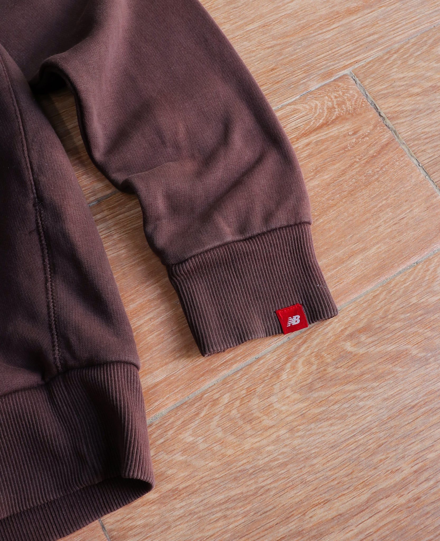  11.19.24 - VTG SWEATSHIRT - NEW BALANCE 