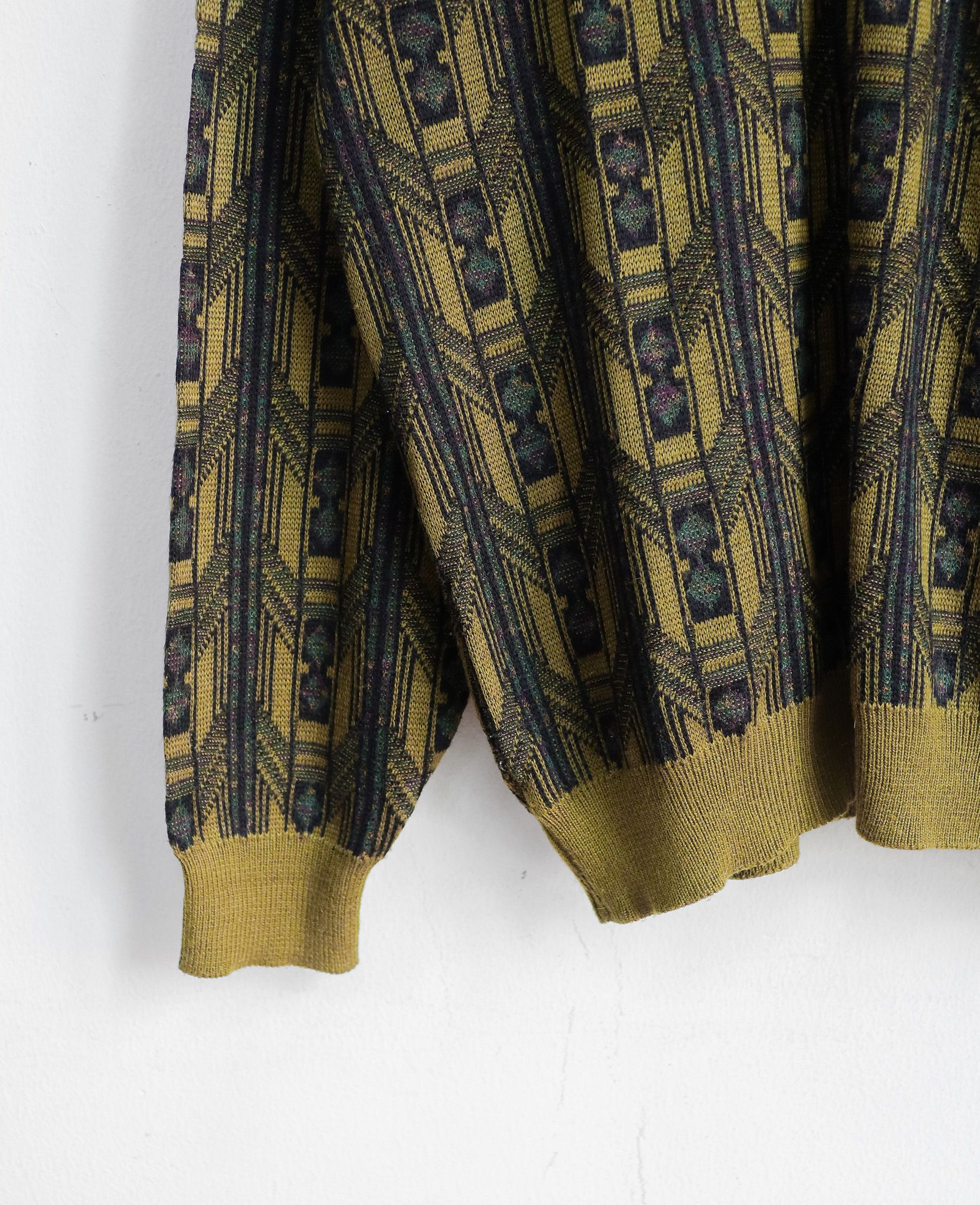  12.10.24 - VTG KNIT SWEATSHIRT - RUDOLPH VALENTINO 