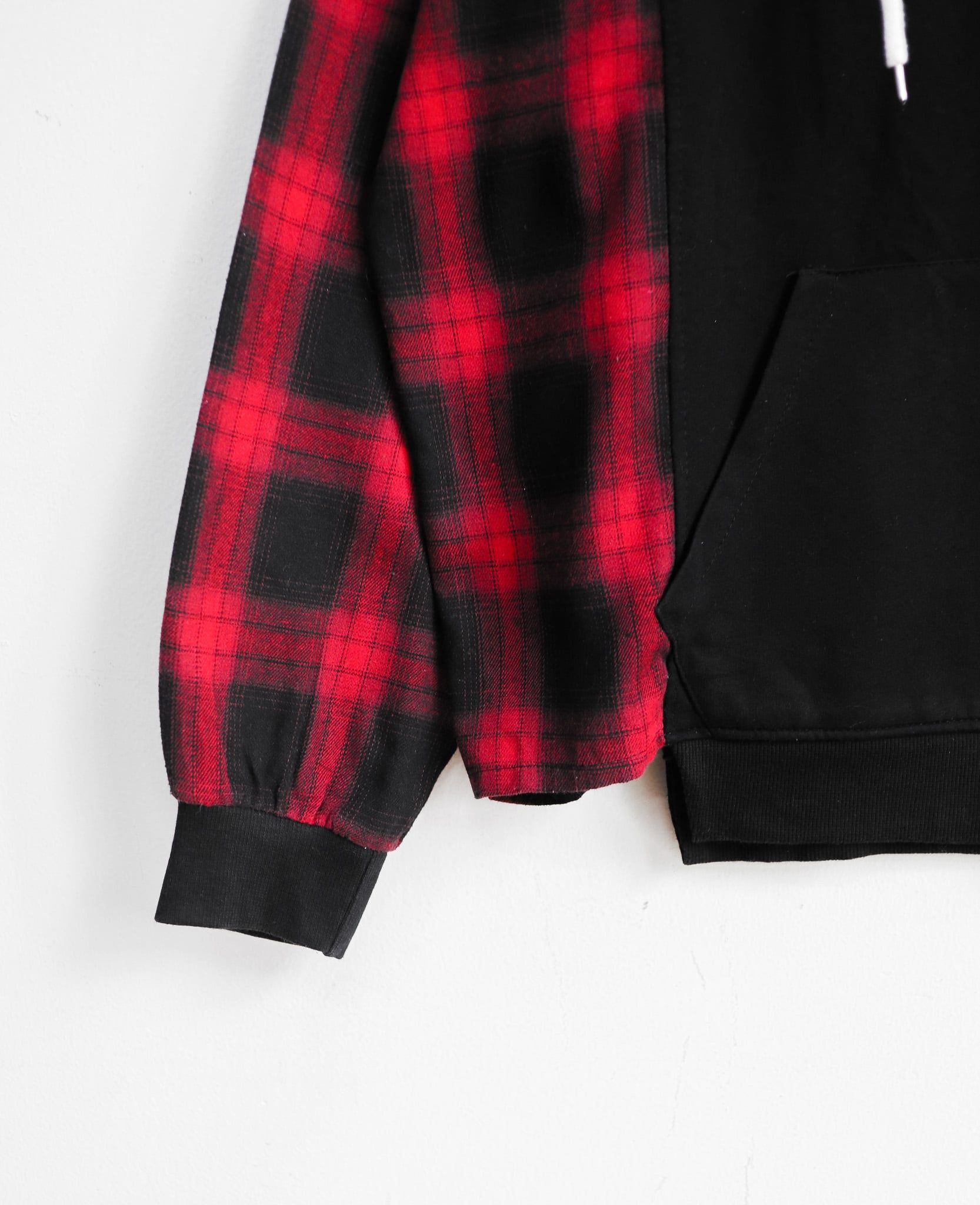  12.05.24 - VTG PULLOVER HOODIE - M.D 