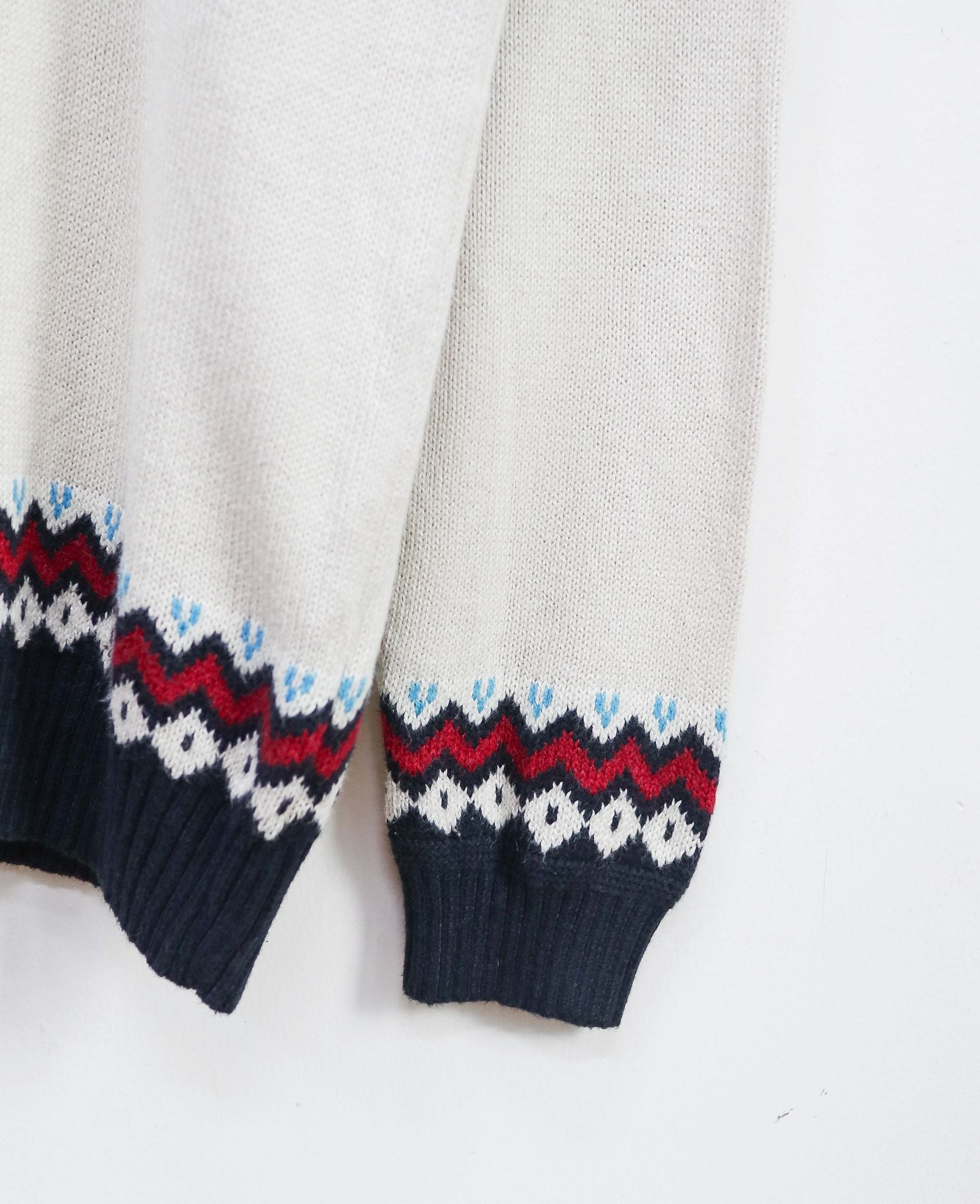  12.17.24 - VTG KNIT SWEATSHIRT - AMERICAN EAGLE 
