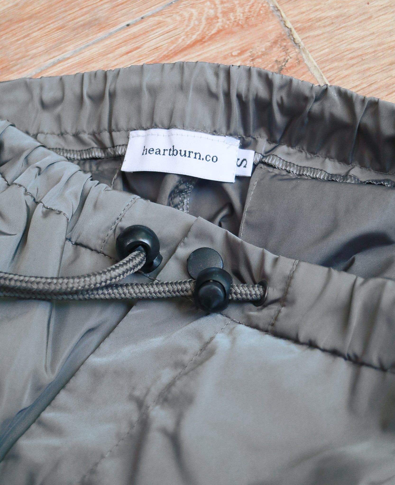 [PASS ĐỒ] - NYLON SKIRT PANTS - HEARTBURN 