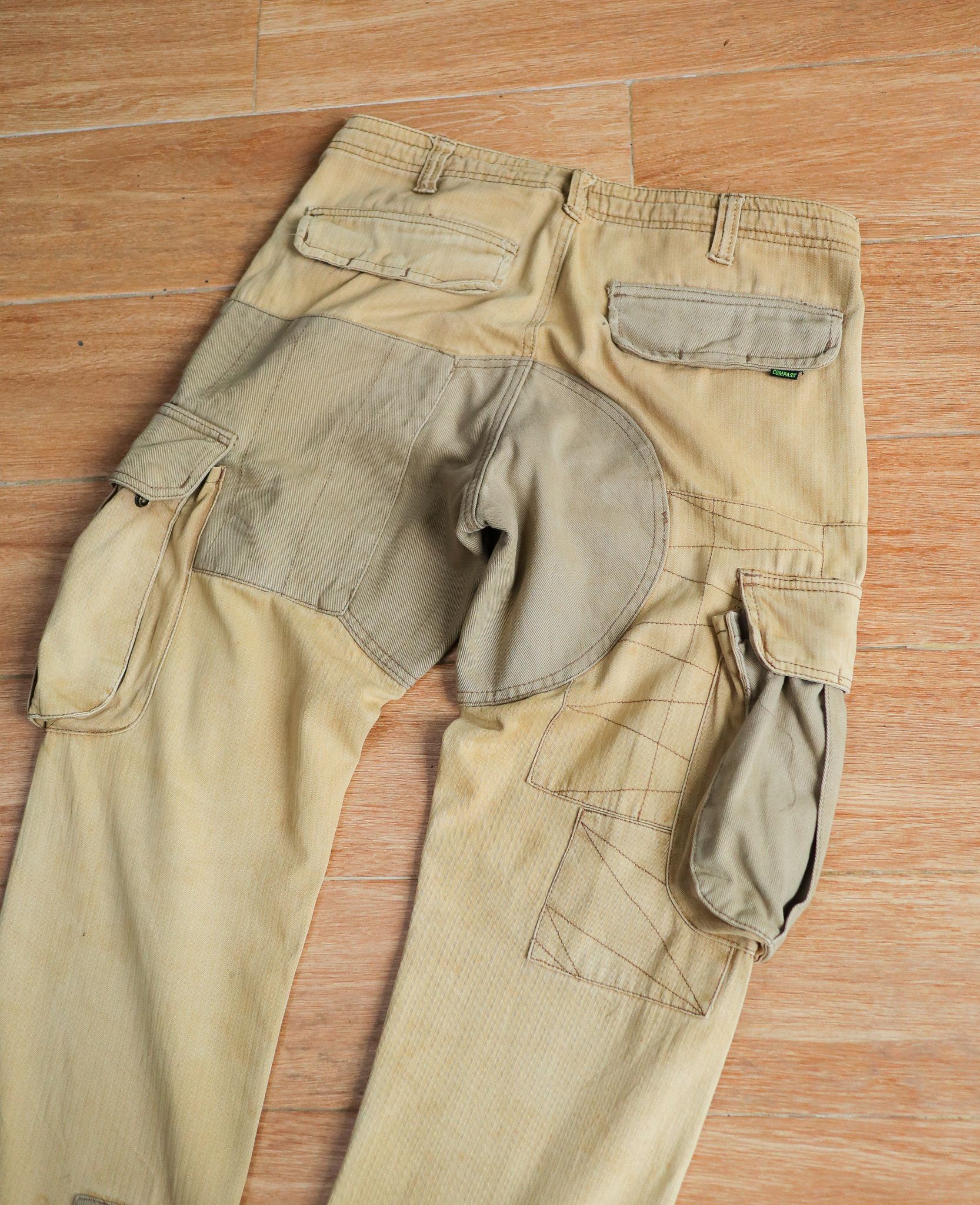  12.04.24 - VTG CARGO PANTS - COMPASS 