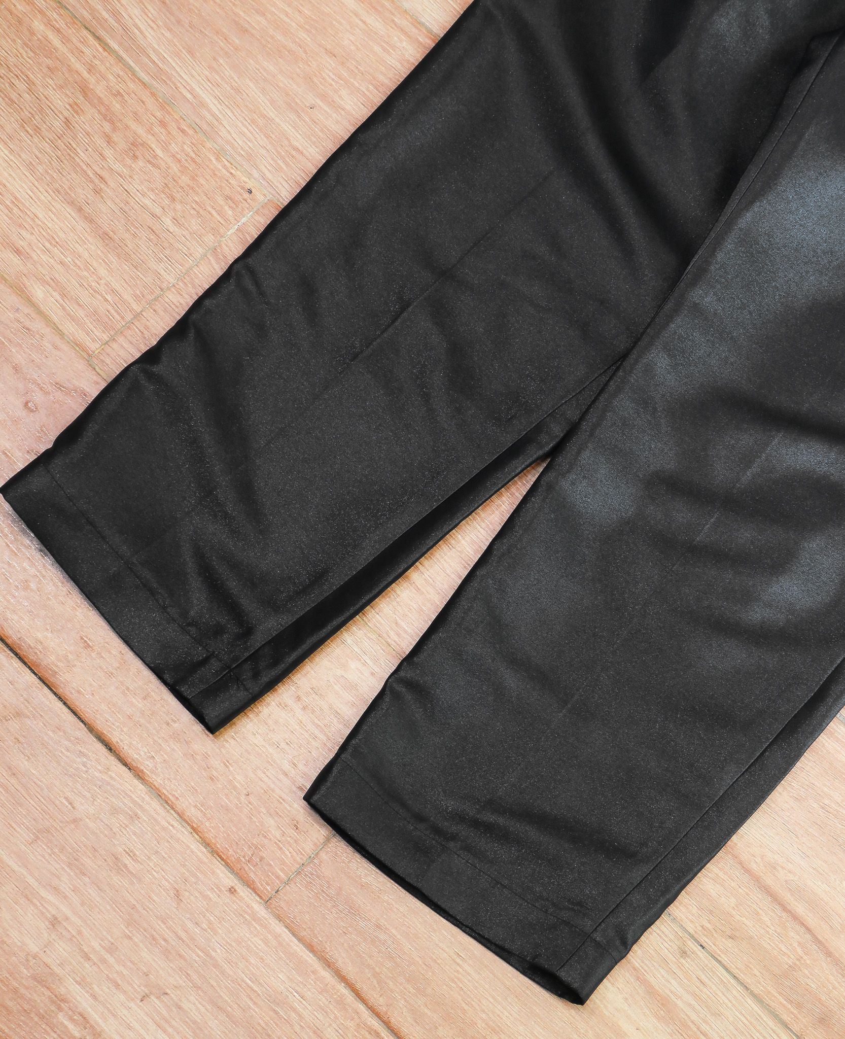  [PASS ĐỒ] - CROPPED SATIN PANTS - UNIQ 