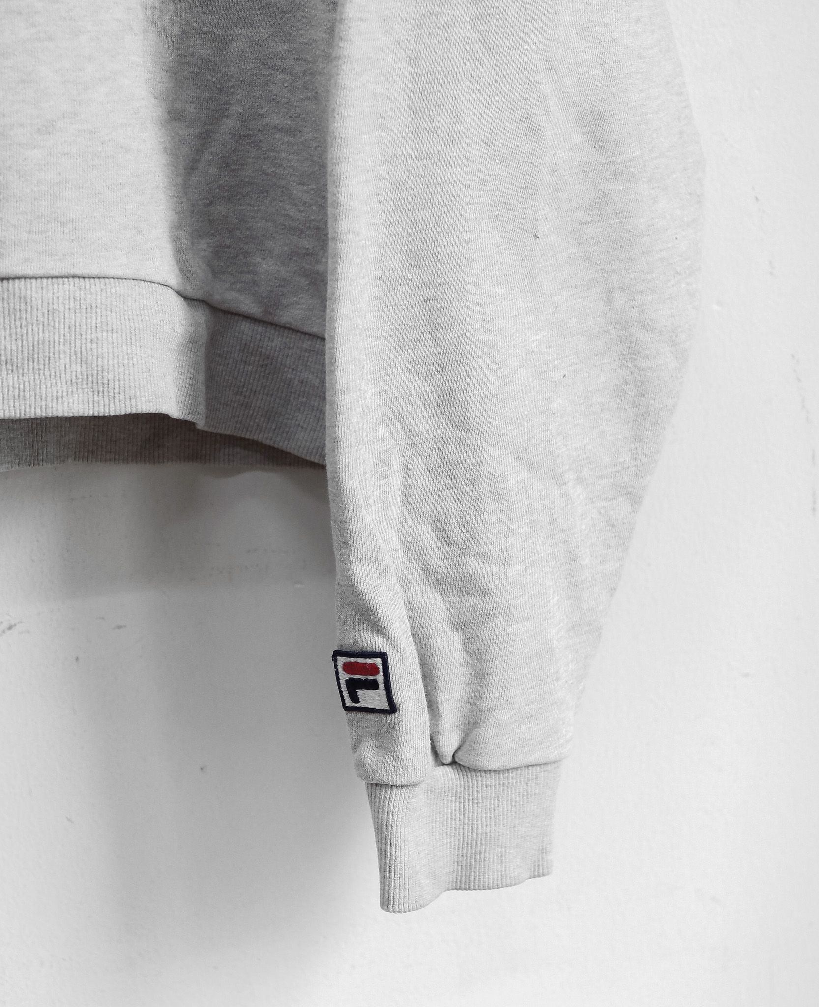  12.19.24 - VTG CROPPED SWEATSHIRT - FILA 