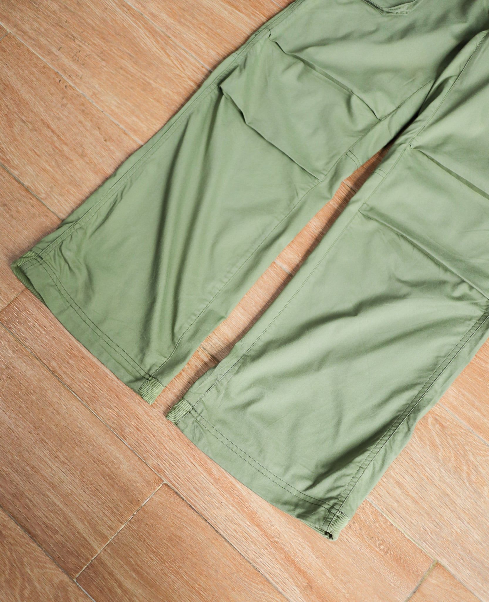  12.04.24 - VTG MILITARY PARACHUTE PANTS - NIKE 