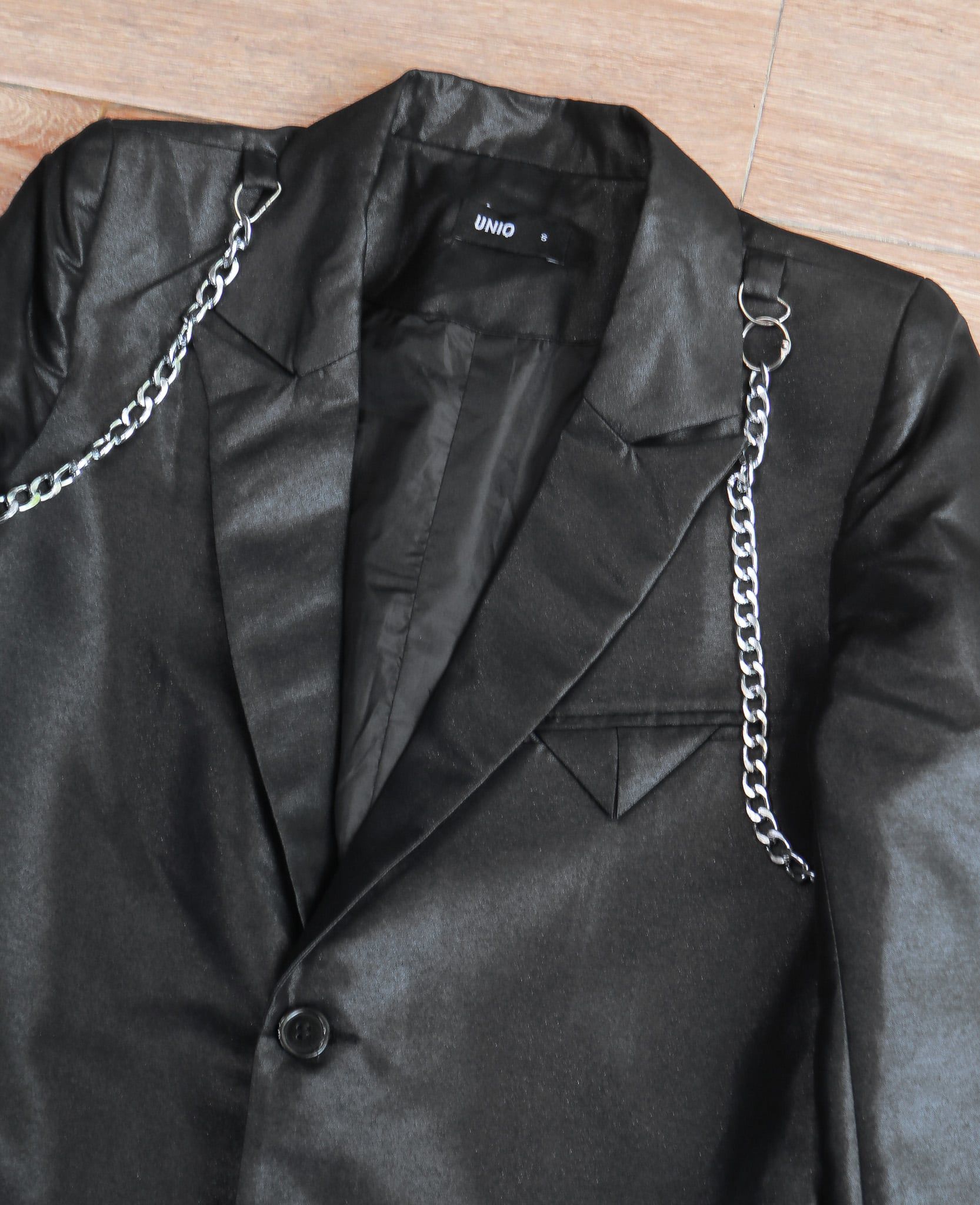  [PASS ĐỒ] - SATIN BLAZER JACKET - UNIQ 