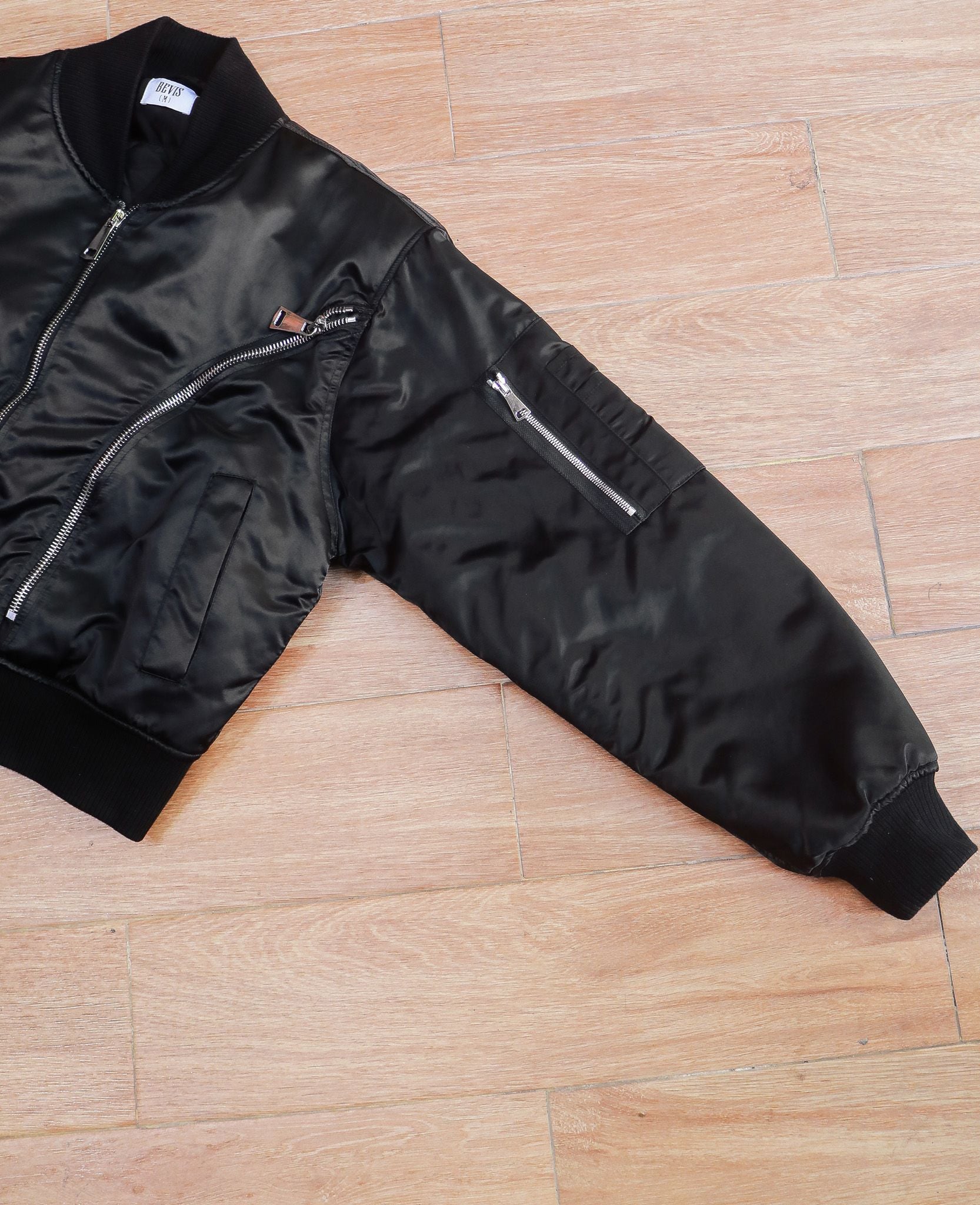  [PASS ĐỒ] - SATIN BOMBER JACKET - BEVIS 