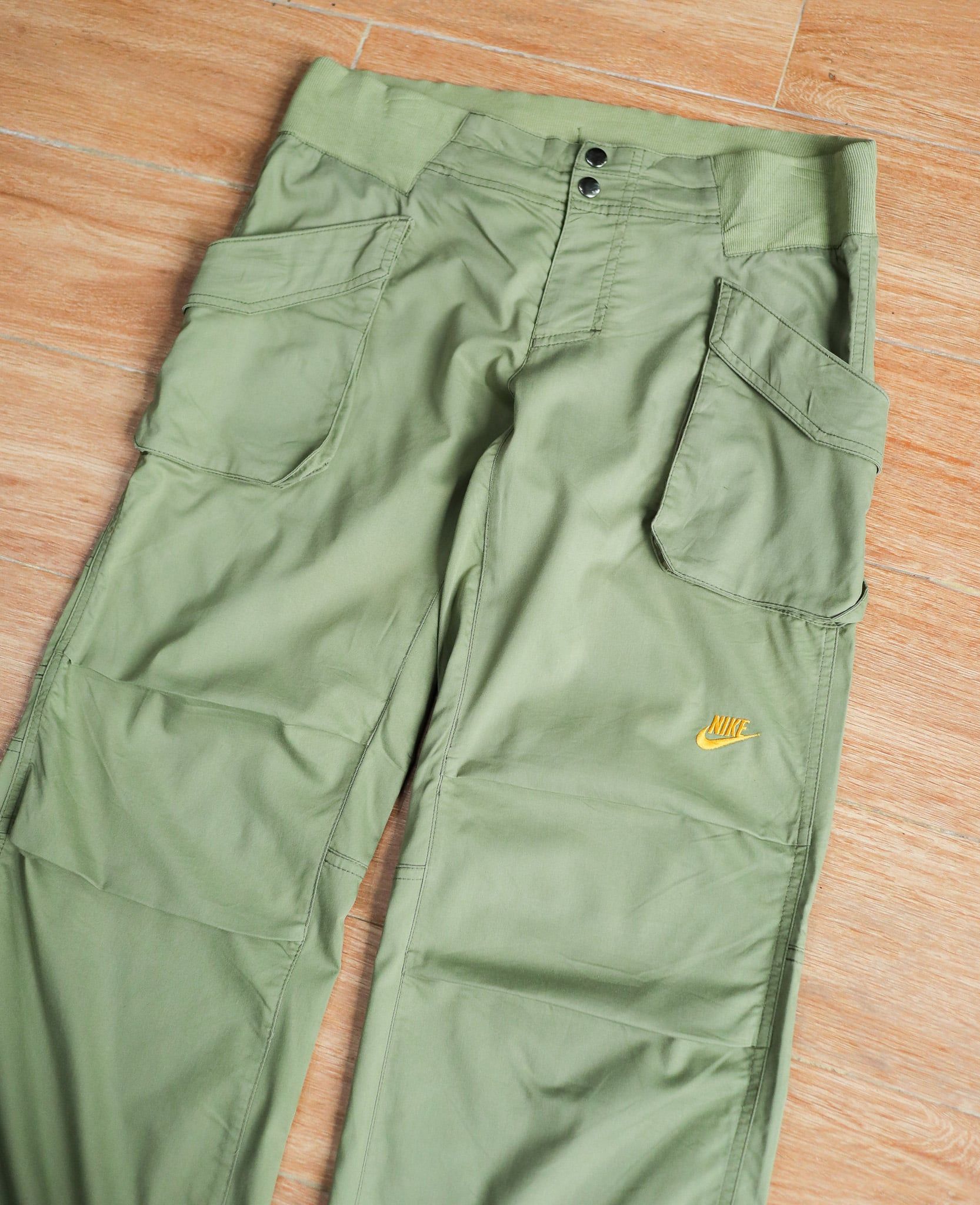  12.04.24 - VTG MILITARY PARACHUTE PANTS - NIKE 