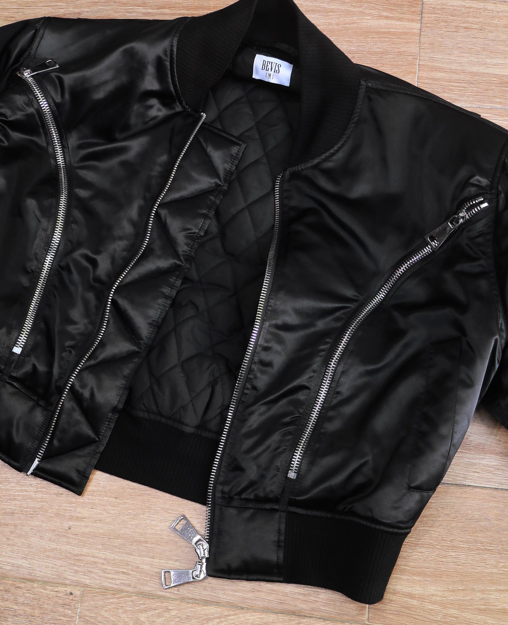  [PASS ĐỒ] - SATIN BOMBER JACKET - BEVIS 