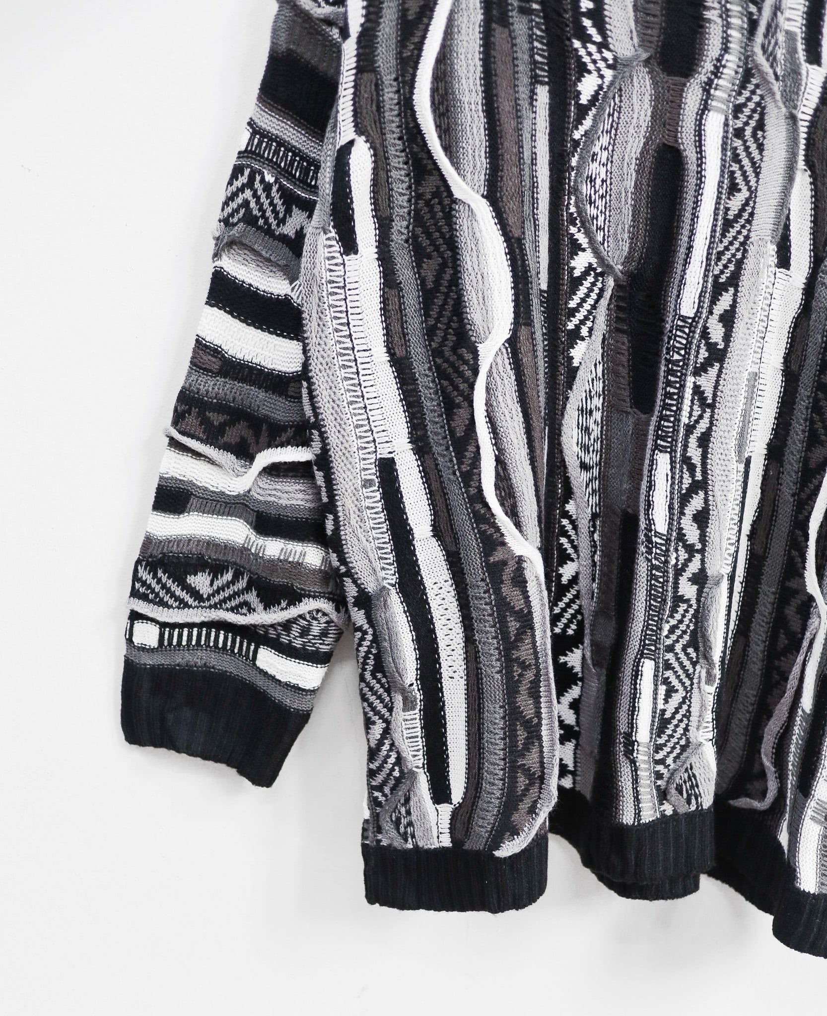  12.17.24 - VTG OVERSIZED KNIT SWEATSHIRT - KHALITA 