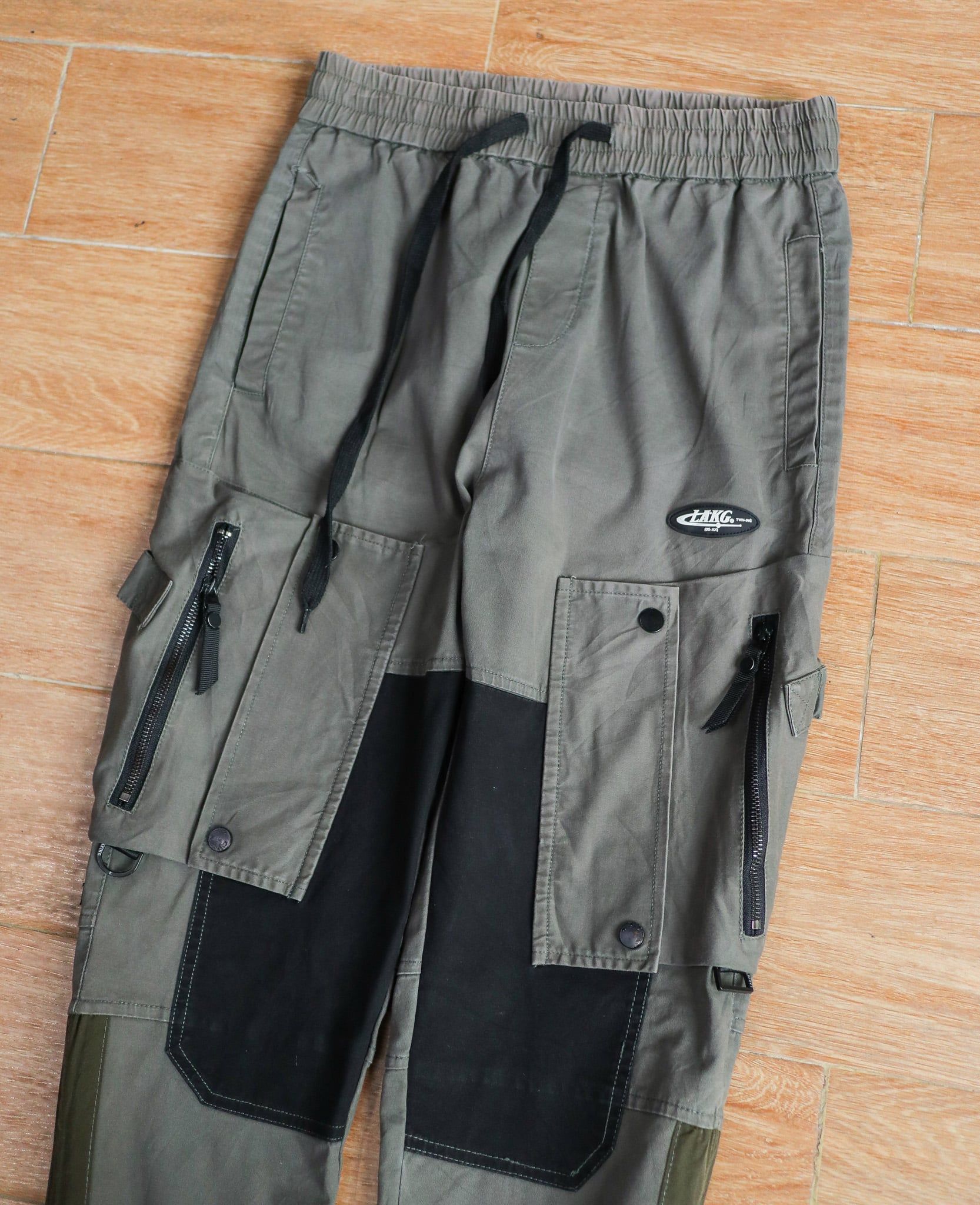  12.04.24 - VTG JOGGER CARGO PANTS - LAKING 