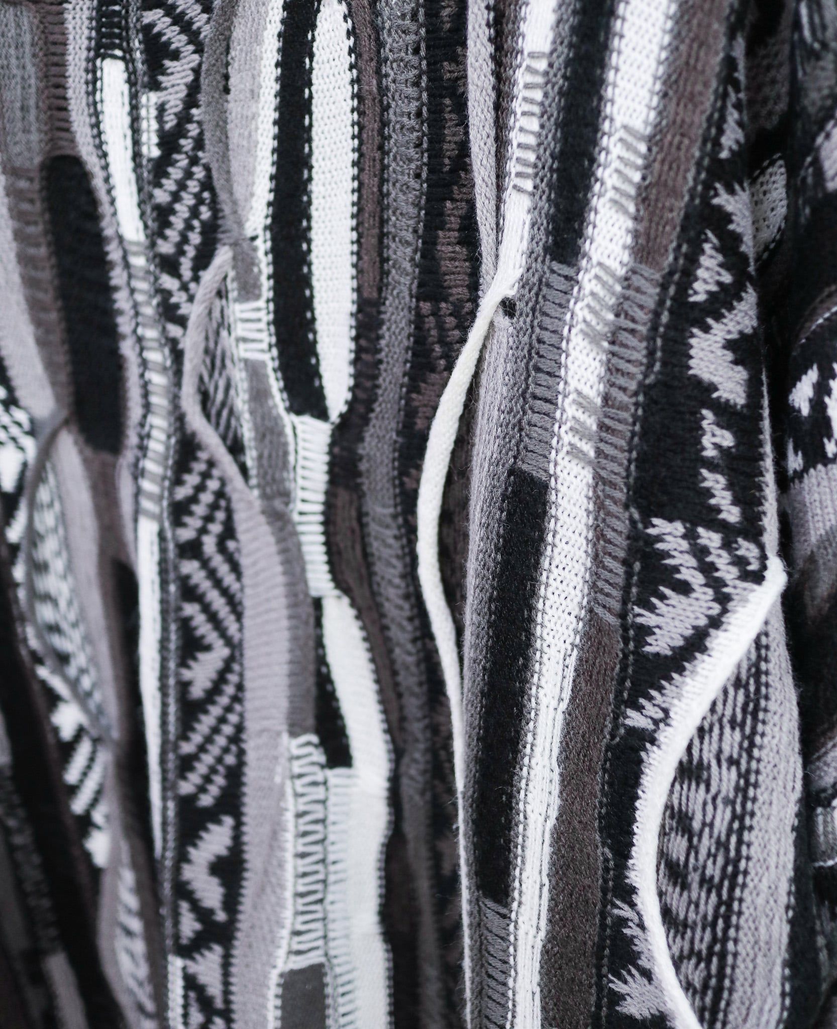  12.17.24 - VTG OVERSIZED KNIT SWEATSHIRT - KHALITA 