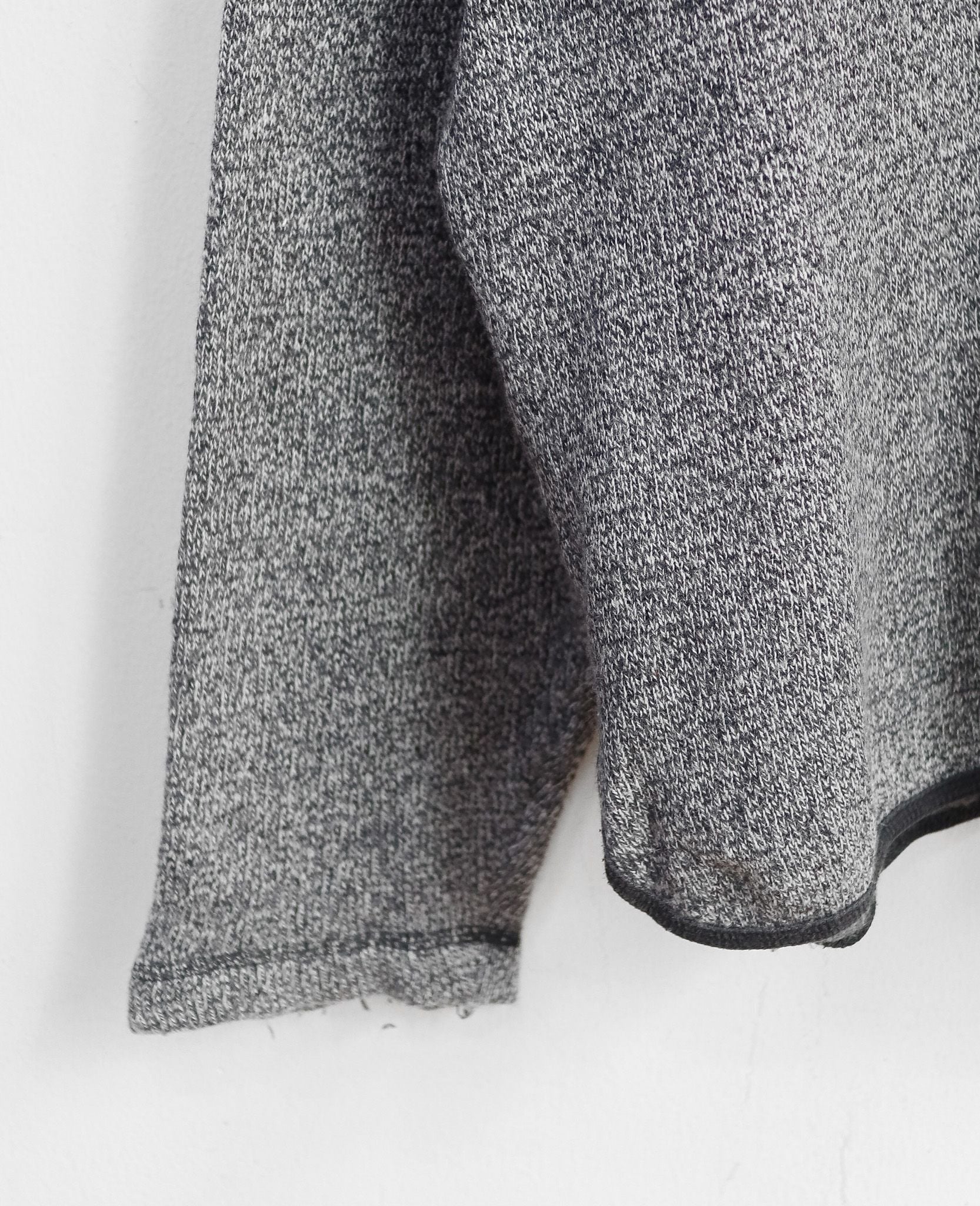  12.19.24 - VTG OVERSIZED KNIT SWEATSHIRT 