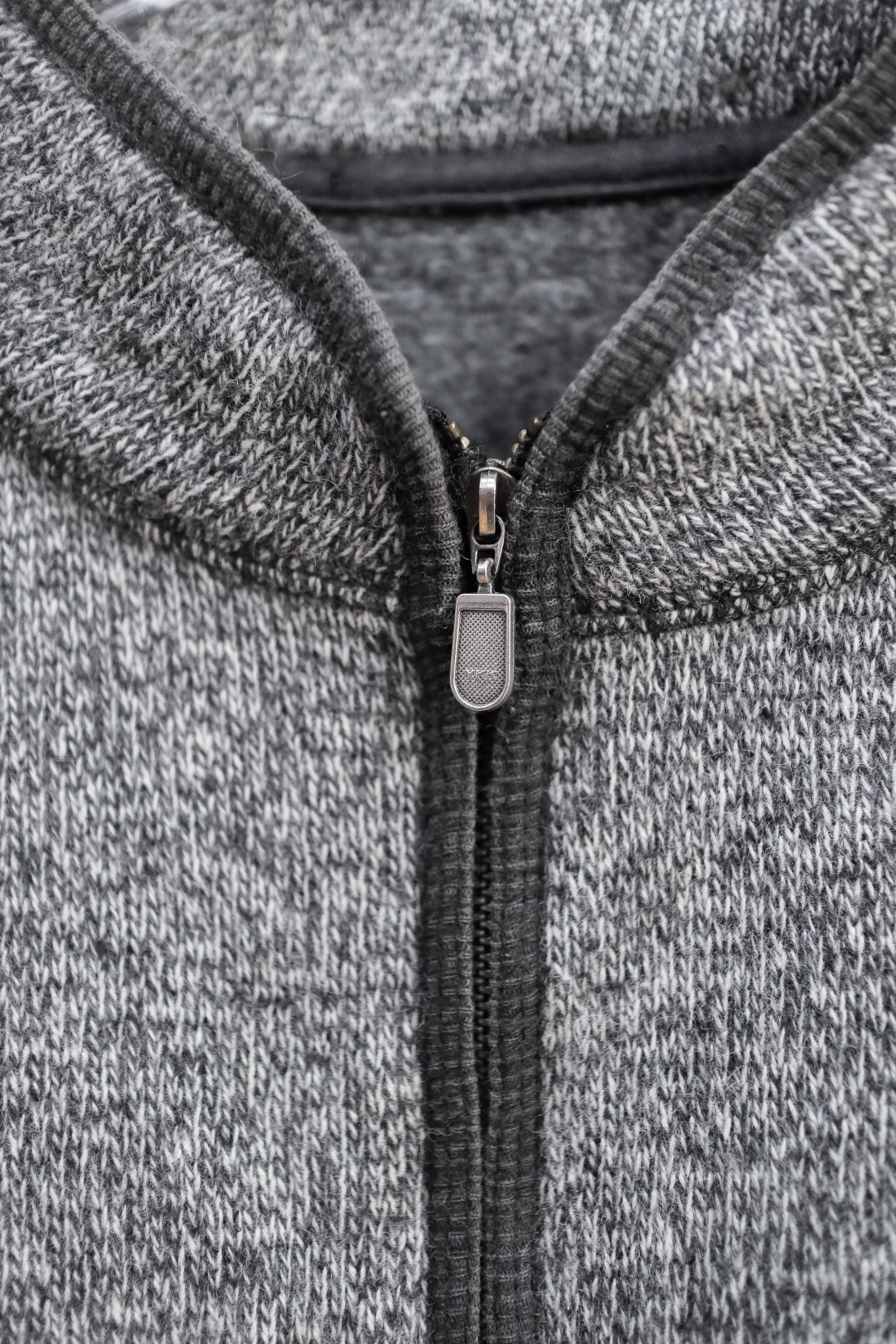  12.19.24 - VTG OVERSIZED KNIT SWEATSHIRT 