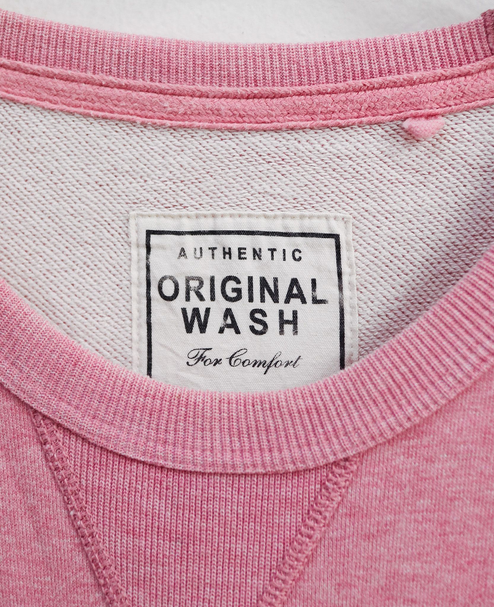  12.19.24 - VTG SWEATSHIRT - UNIQLO 