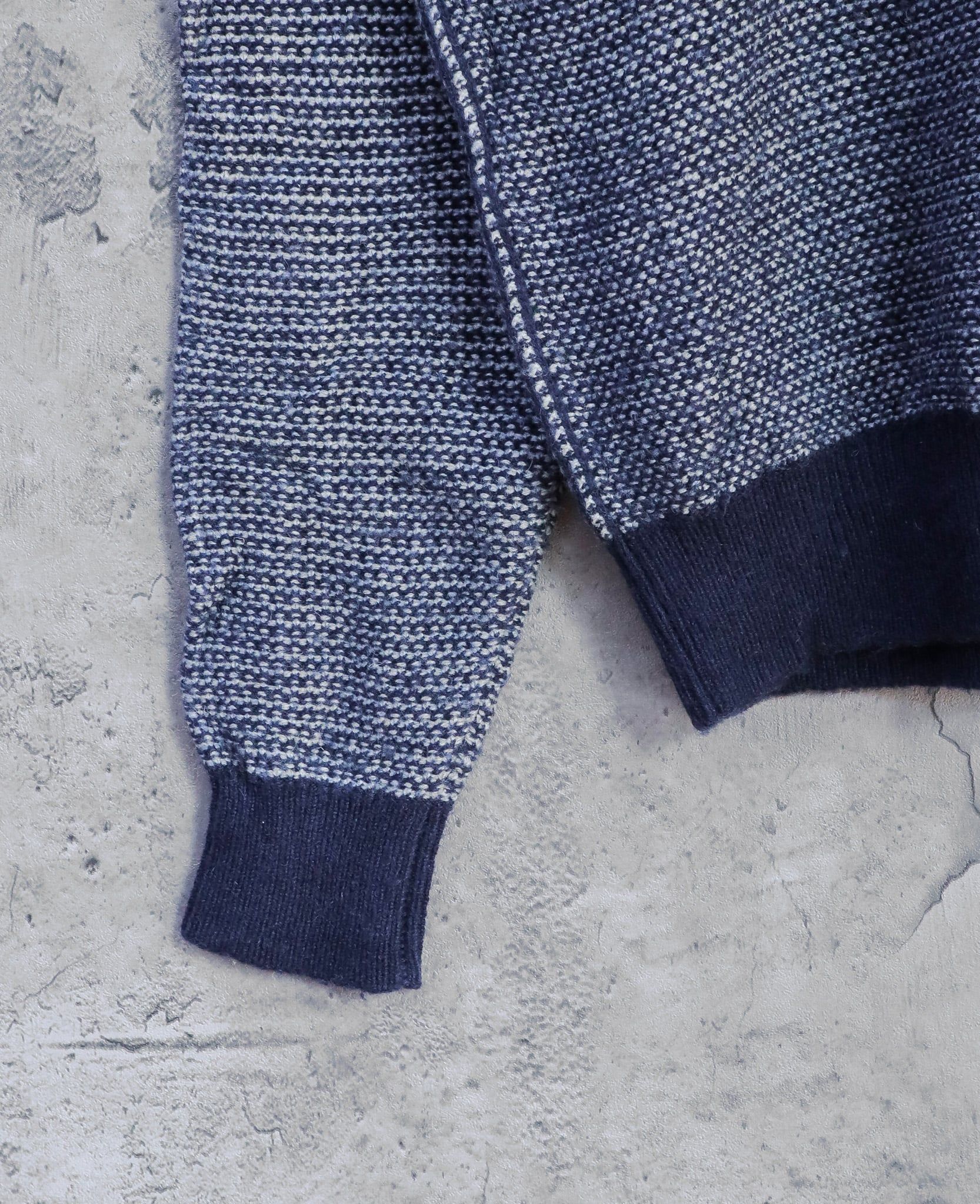  11.21.24 - VTG KNIT SWEATSHIRT - CROCODILE 