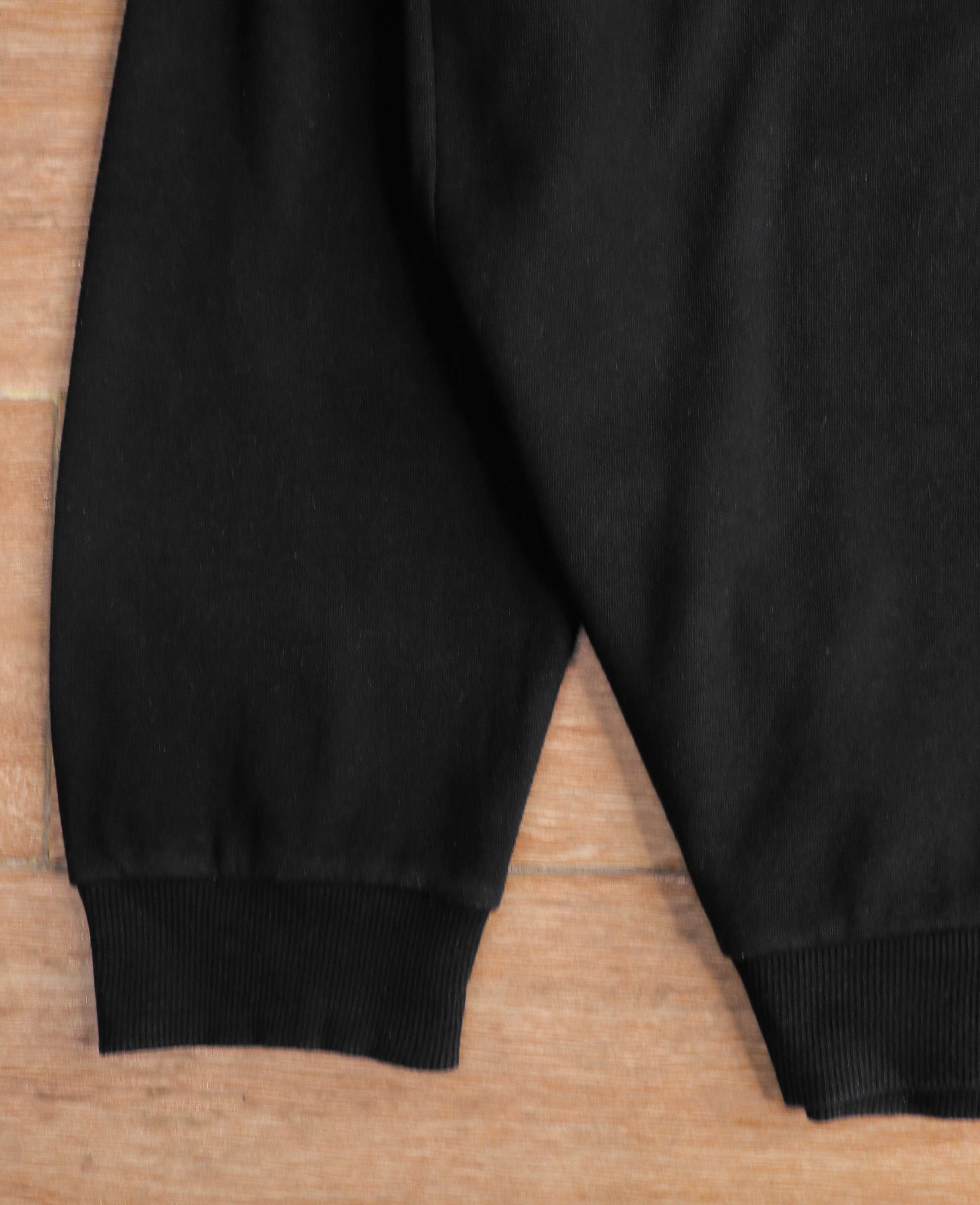  11.19.24 - VTG OVERSIZED SWEATSHIRT - BANANA FACTORY 