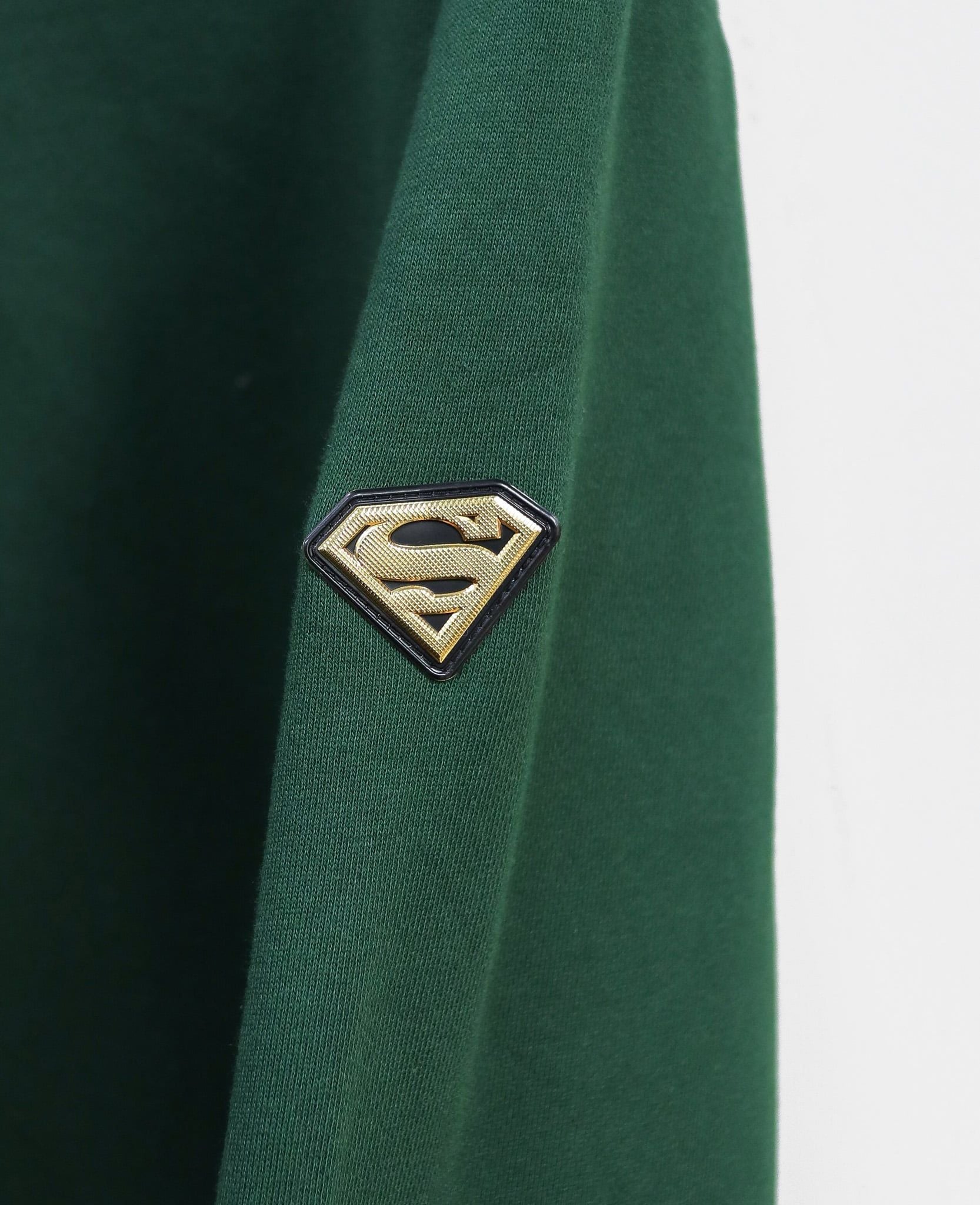  12.05..24 - VTG SWEATSHIRT - DESIGN UNITED X DC COMICS SUPERMAN 2017 