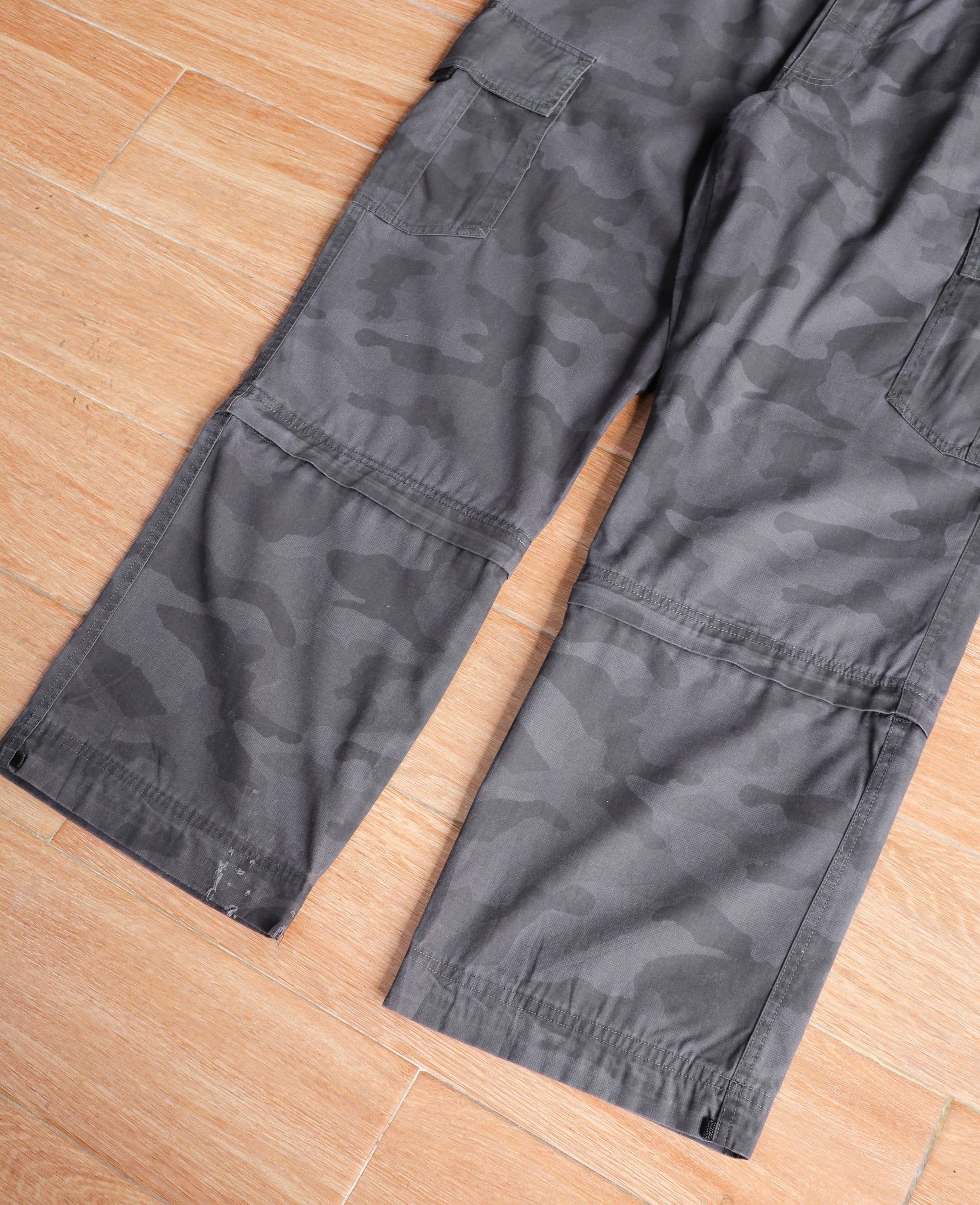  11.18.24 - VTG OUTDOOR CONVERTIBLE CARGO PANTS 