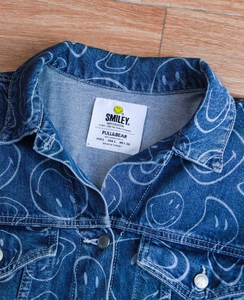  [PASS ĐỒ] - CROPPED DENIM JACKET - PULL & BEAR X SMILEY 