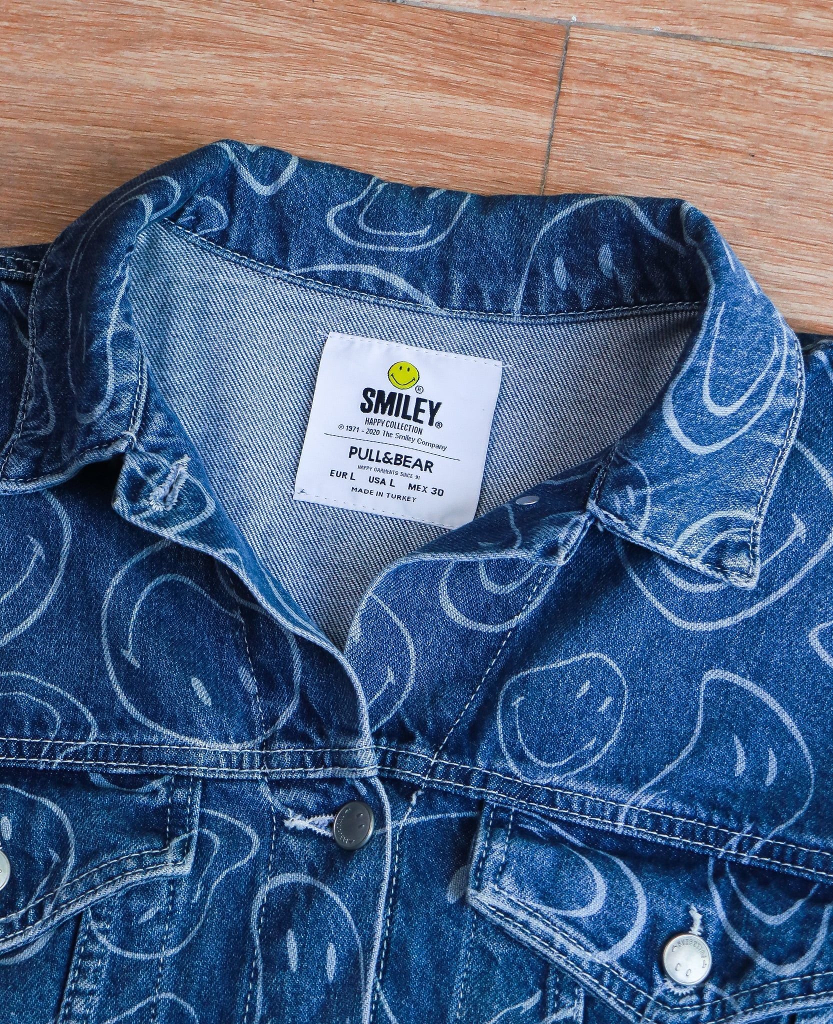  [PASS ĐỒ] - CROPPED DENIM JACKET - PULL & BEAR X SMILEY 