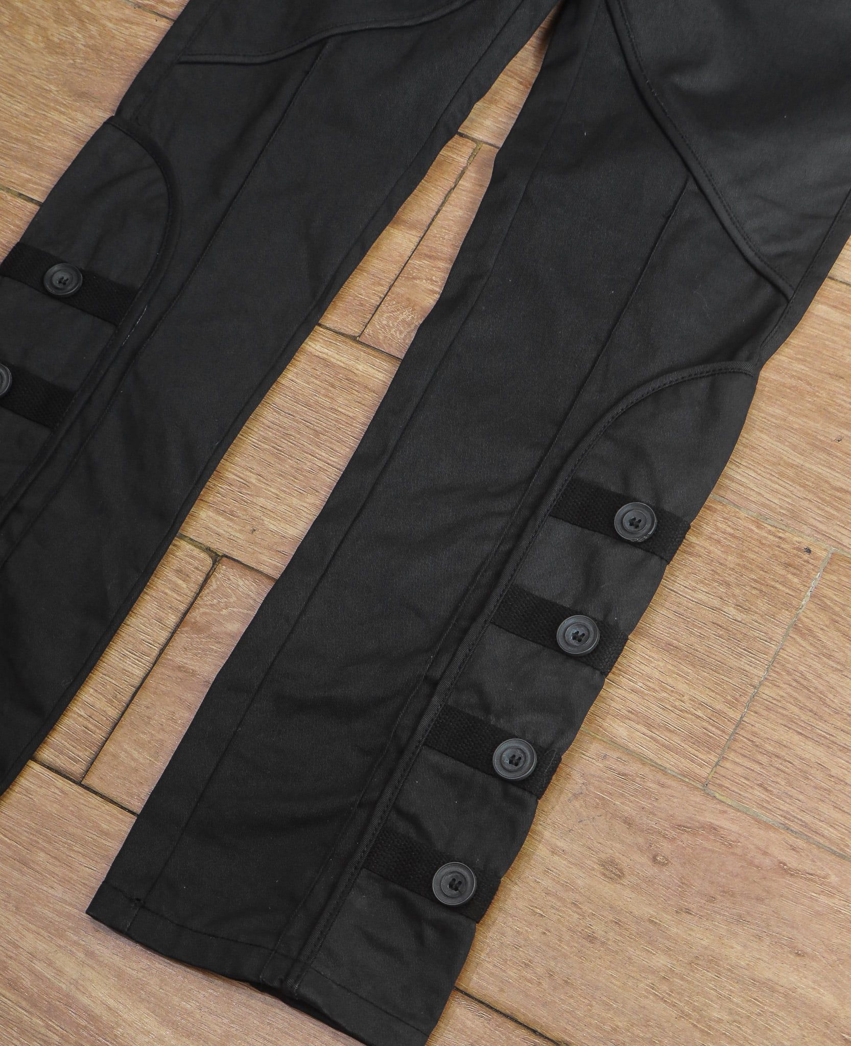  [PASS ĐỒ] - COATED PANTS - IVANKOK 