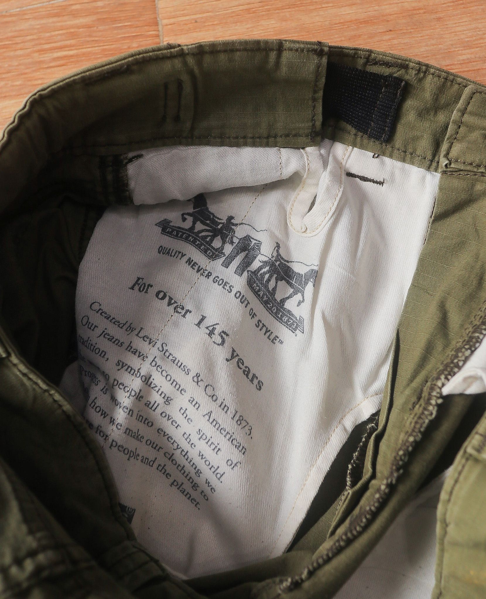  08.21.24 - VTG CARGO PANTS - LEVI'S 