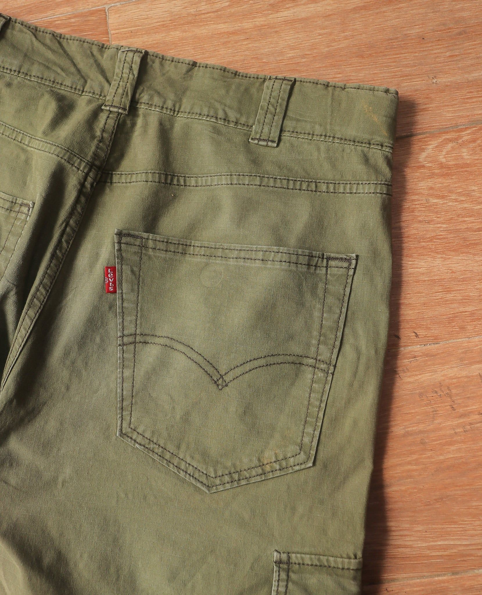  08.21.24 - VTG CARGO PANTS - LEVI'S 