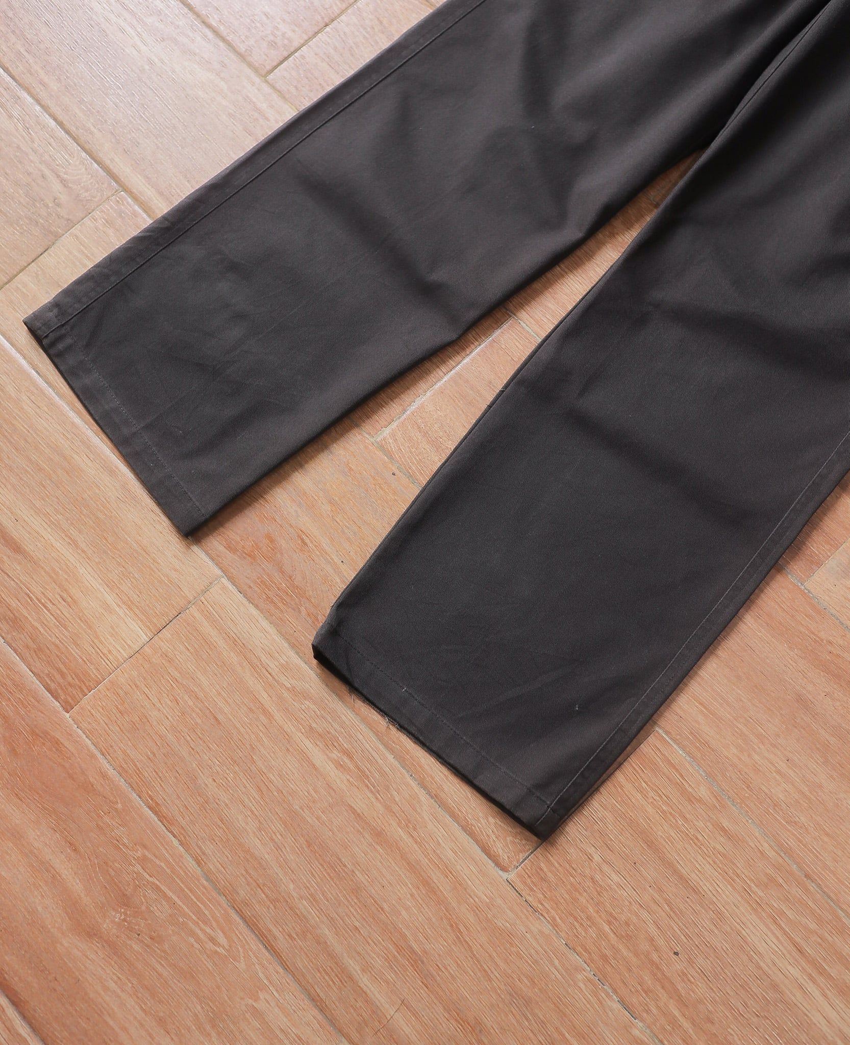  08.21.24 - VTG CARGO PANTS - CHANGE 