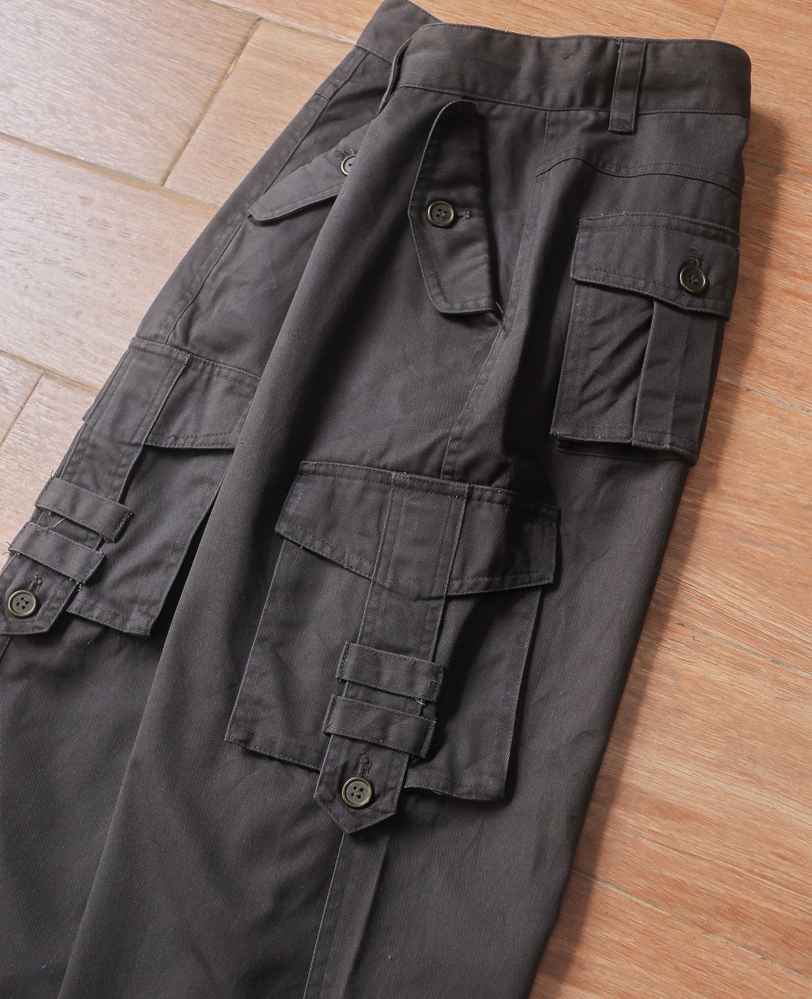  08.21.24 - VTG CARGO PANTS - CHANGE 